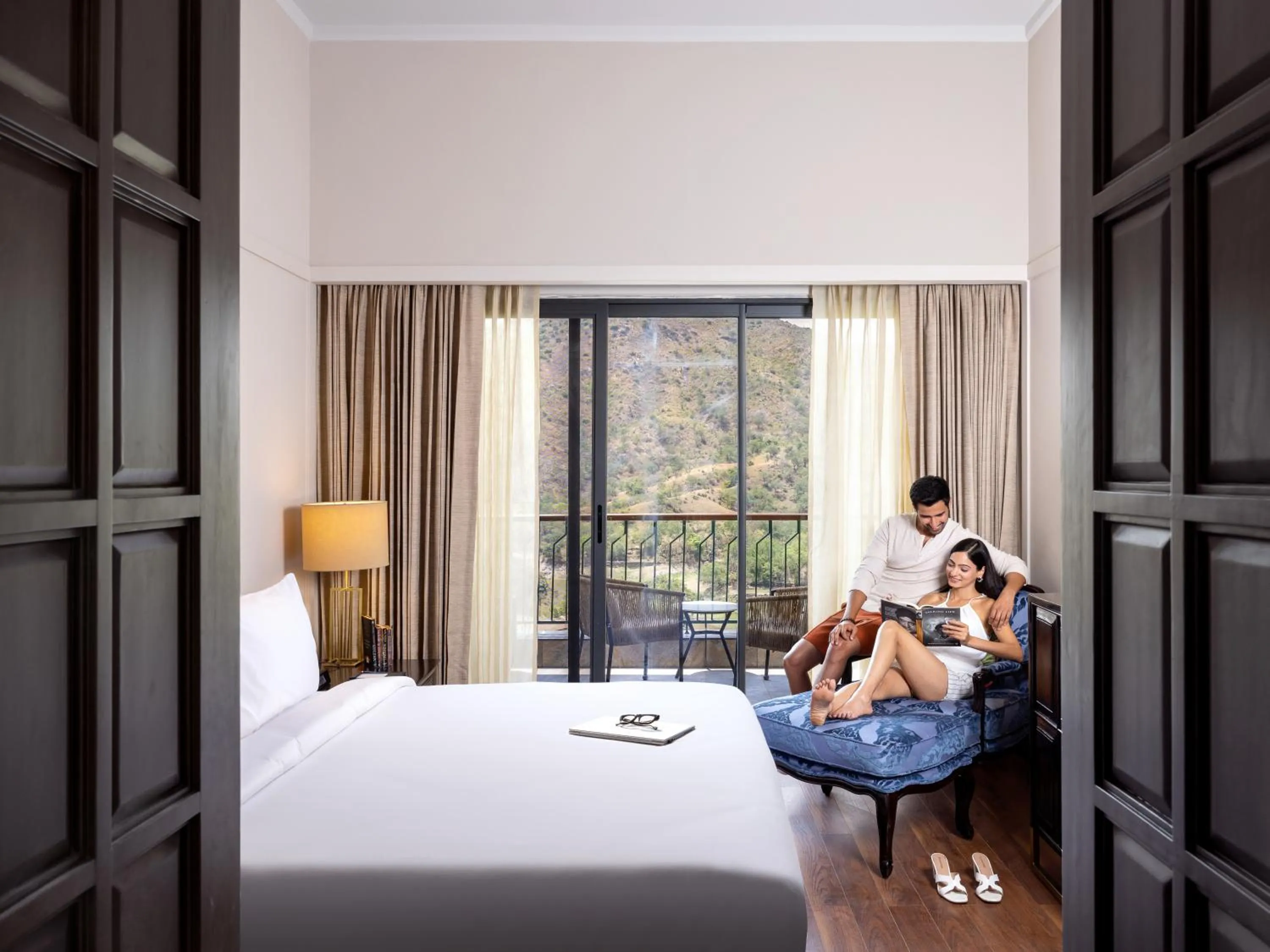 Bed in Radisson Blu Resort Kumbhalgarh