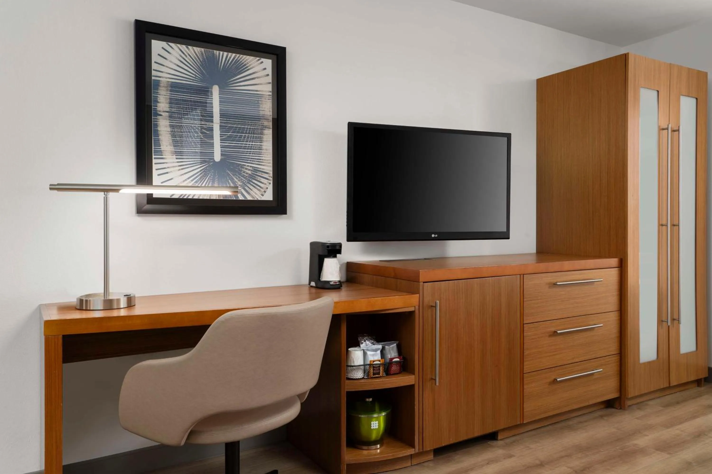 Bedroom in Hyatt Place Omaha/Downtown-Old Market