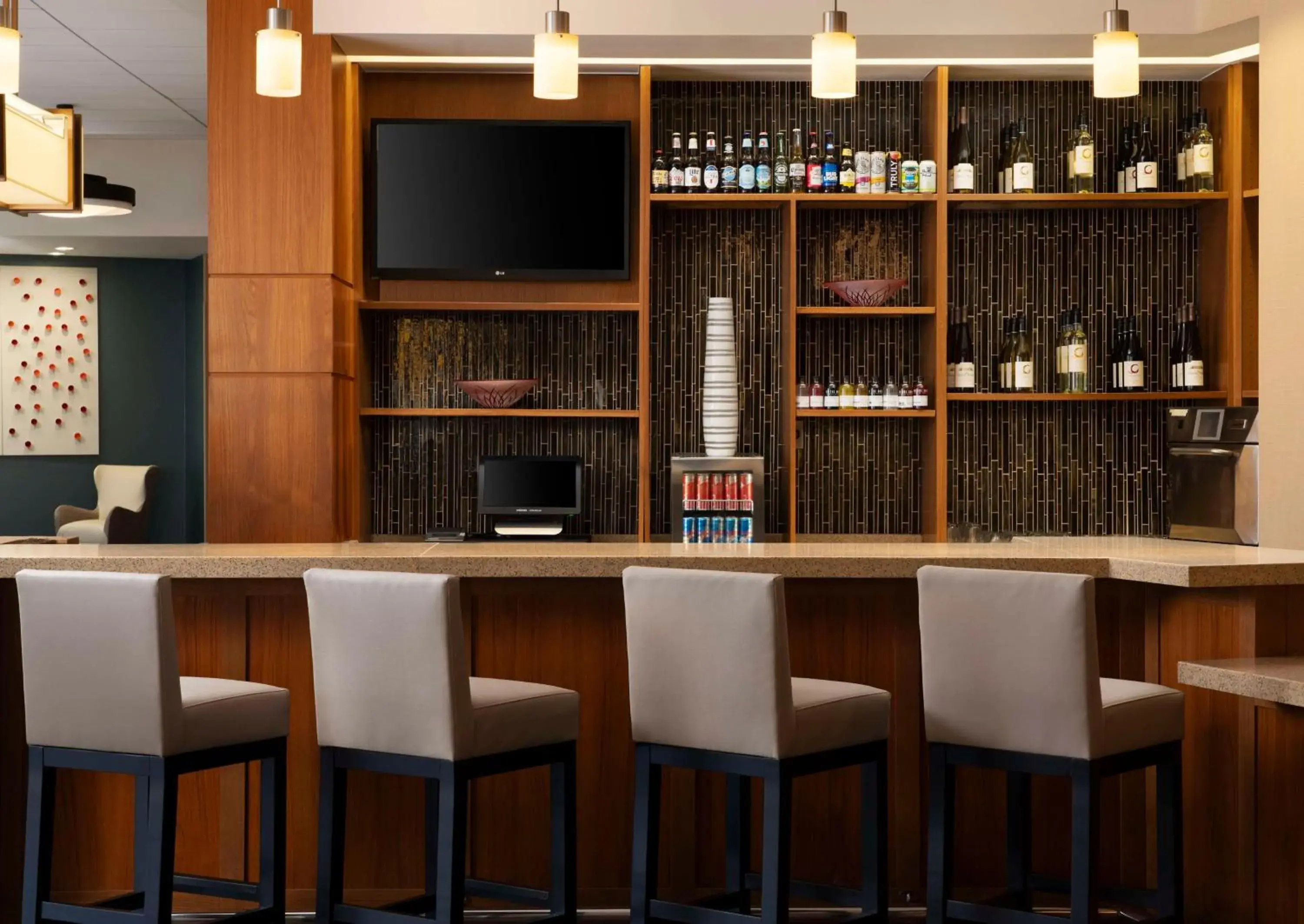 Lounge or bar in Hyatt Place Omaha/Downtown-Old Market Lounge or bar in Hyatt Place Omaha/Downtown-Old Market