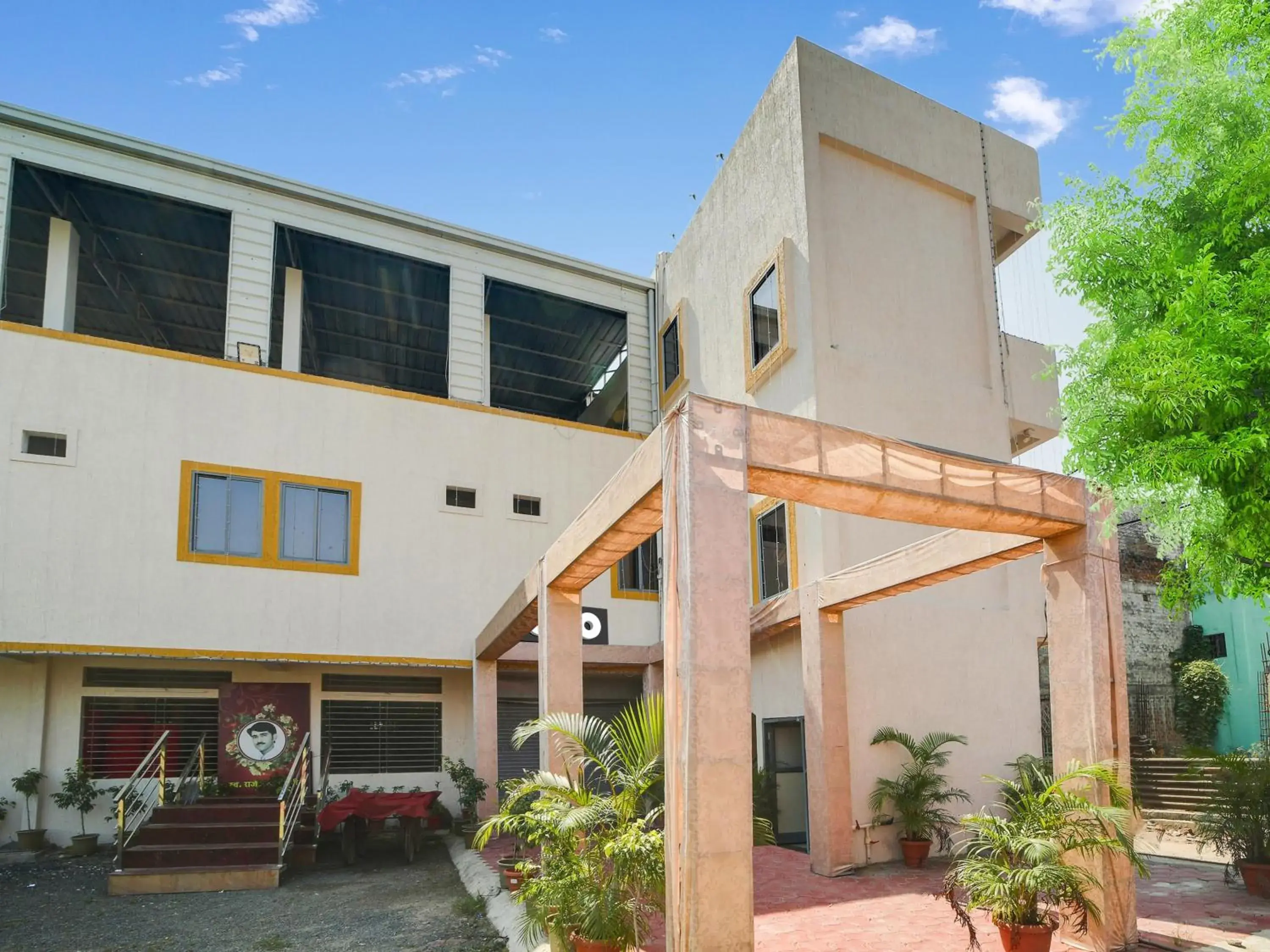 Facade/entrance in The Lalit Hotel And Restaurant, Bhopal Facade/entrance in The Lalit Hotel And Restaurant, Bhopal