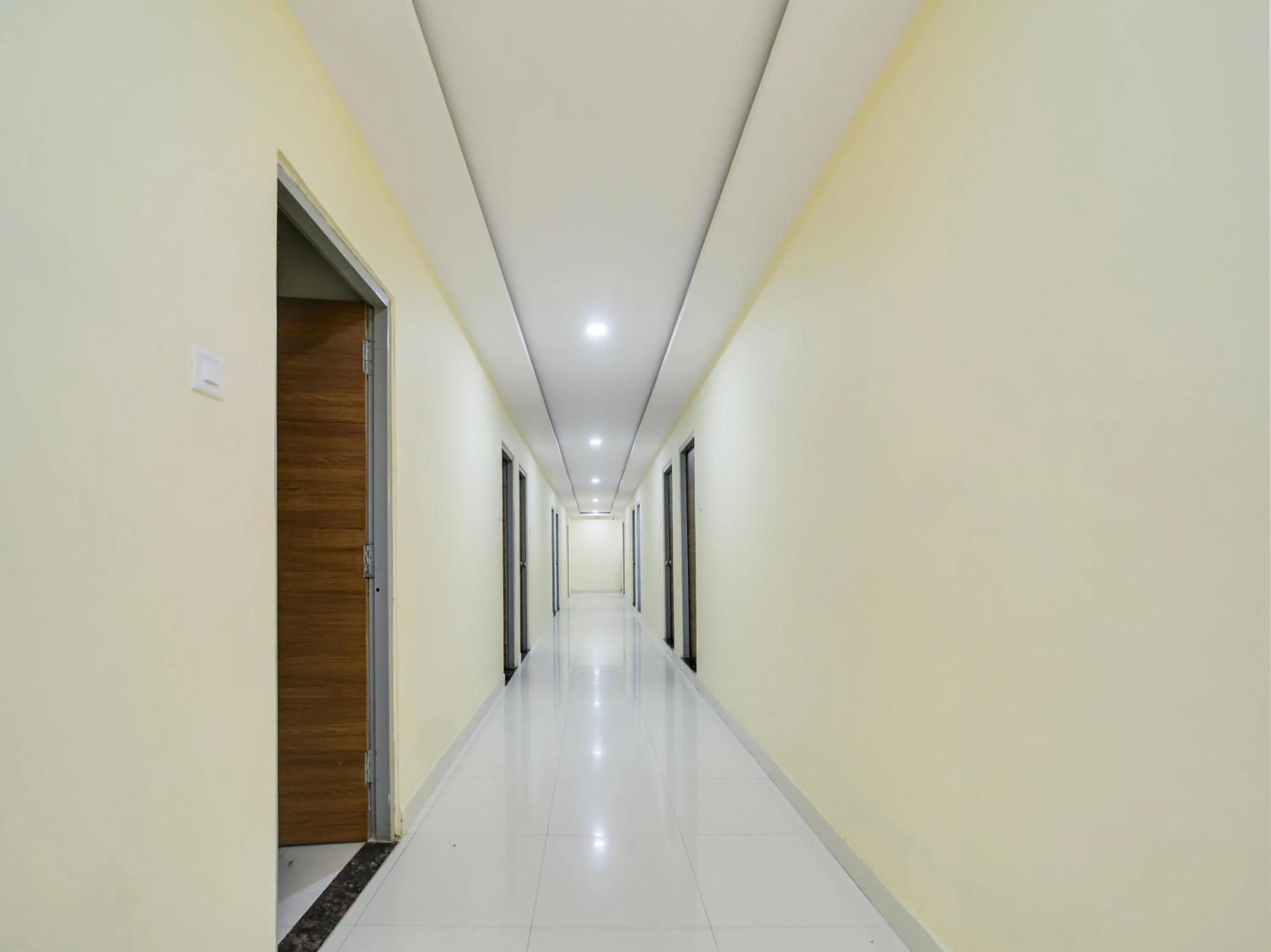 Lobby or reception in Super Hotel O Lalit And Marriage Garden