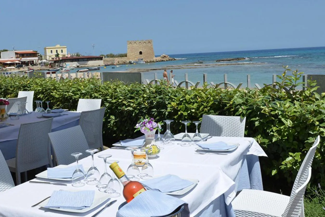 Restaurant/places to eat in Hotel Mirage