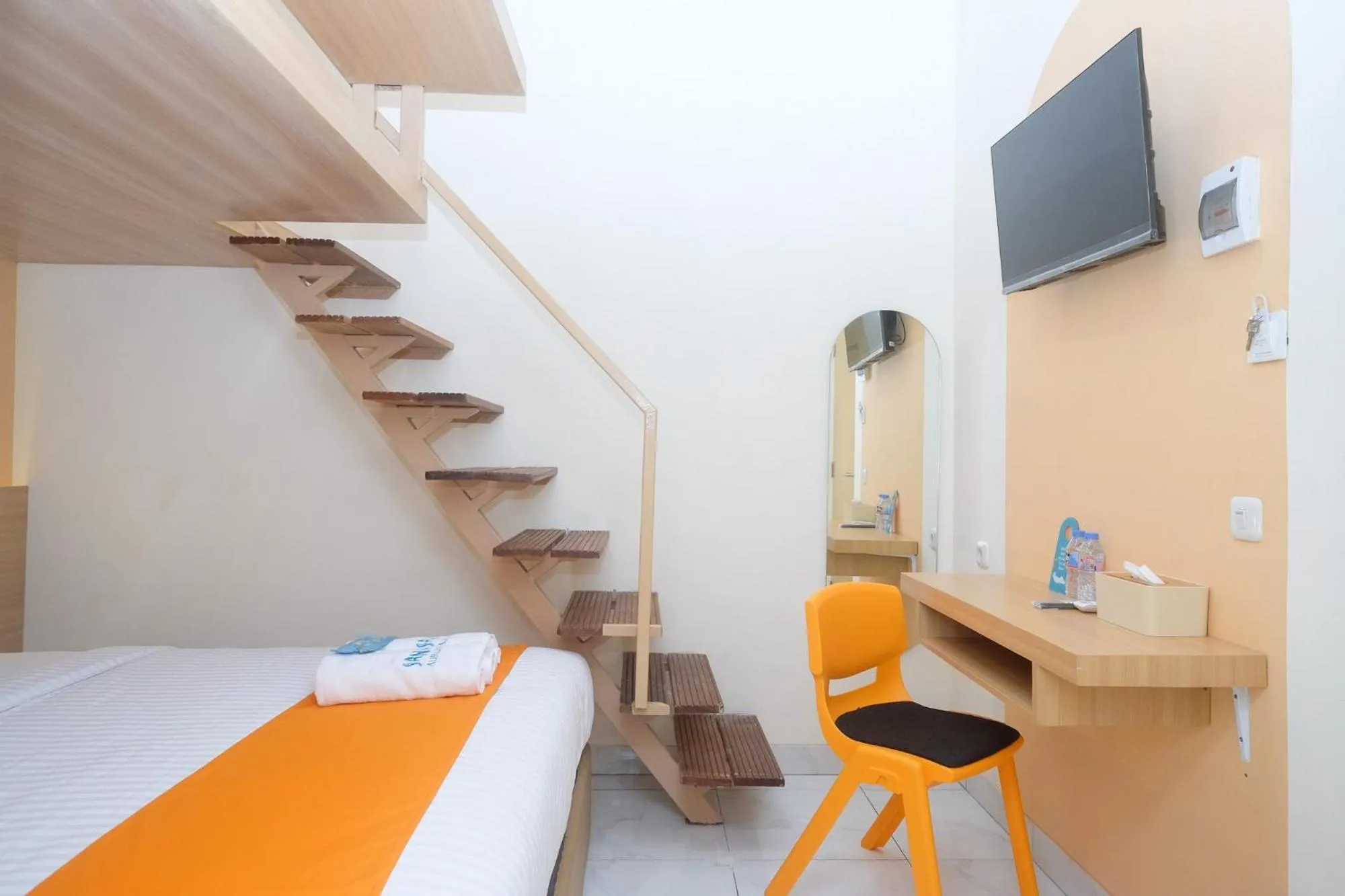 Bed in Sans Hotel Aurum Majapahit Semarang