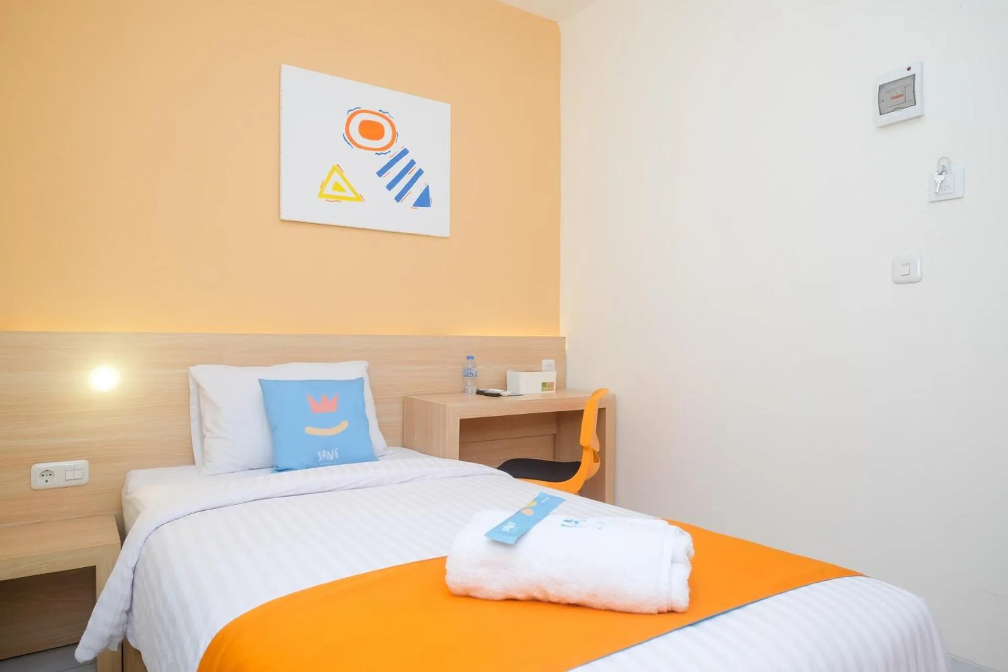 Bed in Sans Hotel Aurum Majapahit Semarang