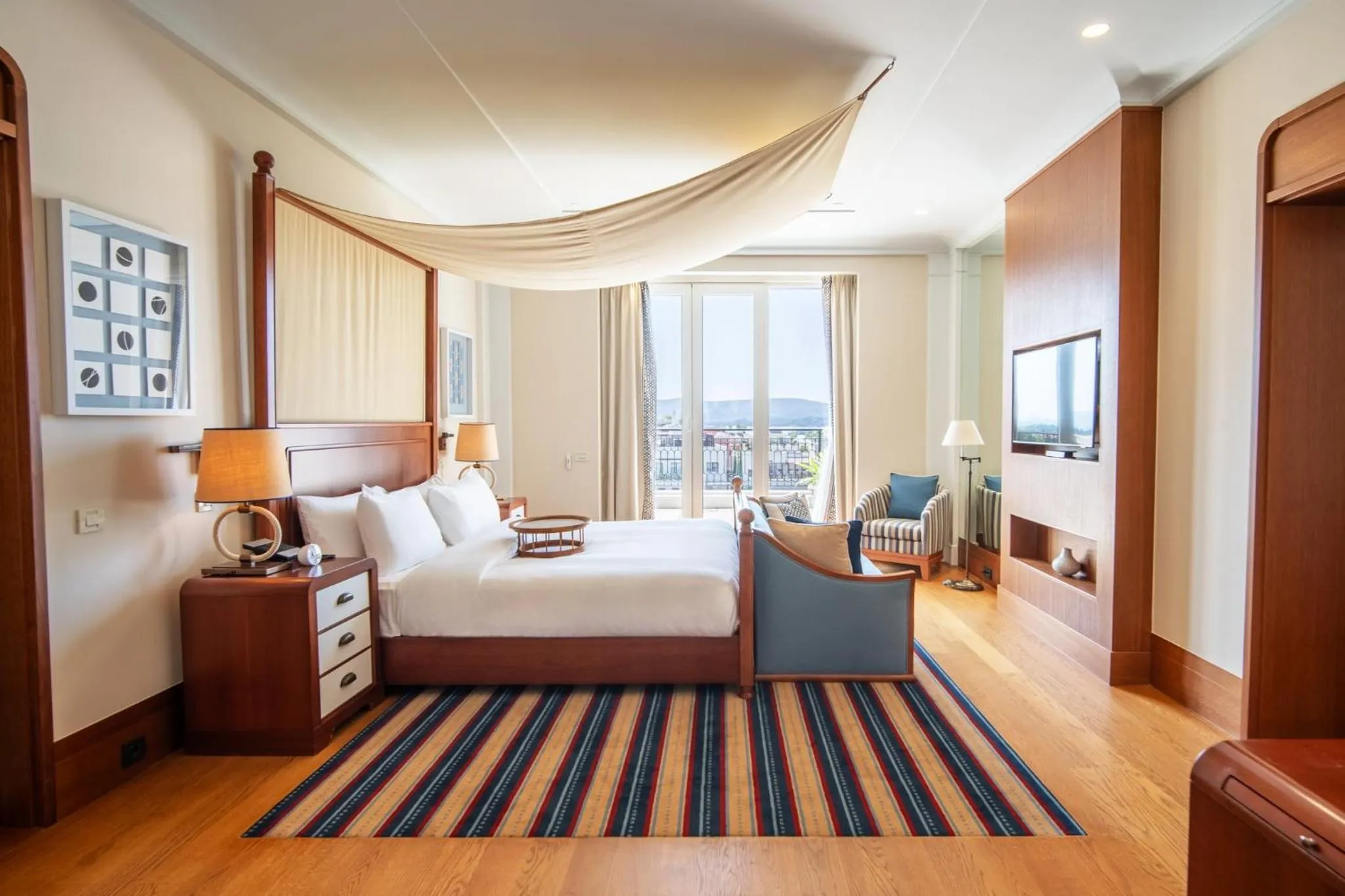 Photo of the whole room, Bed in Regent Porto Montenegro