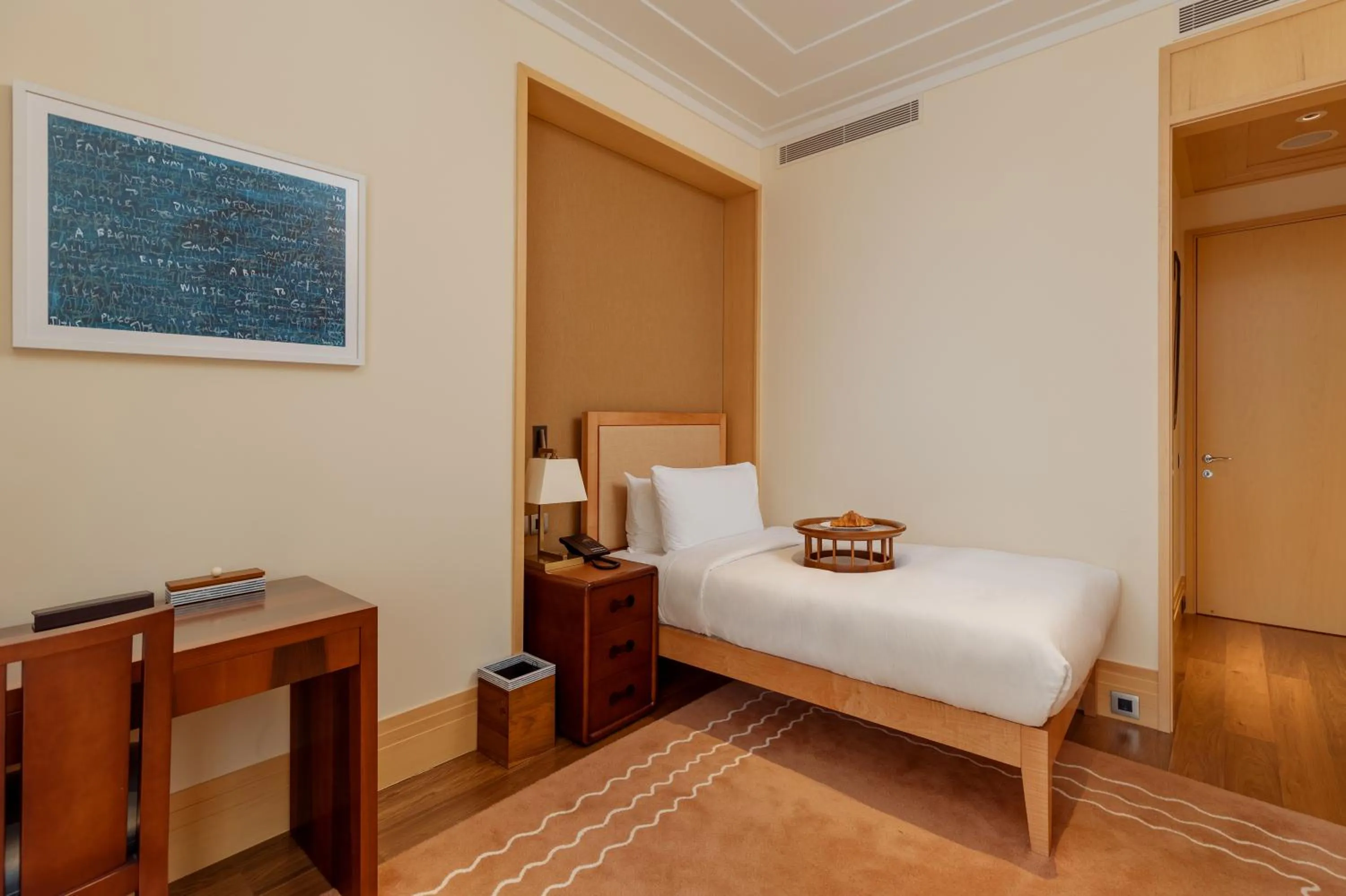 Bed in Regent Porto Montenegro