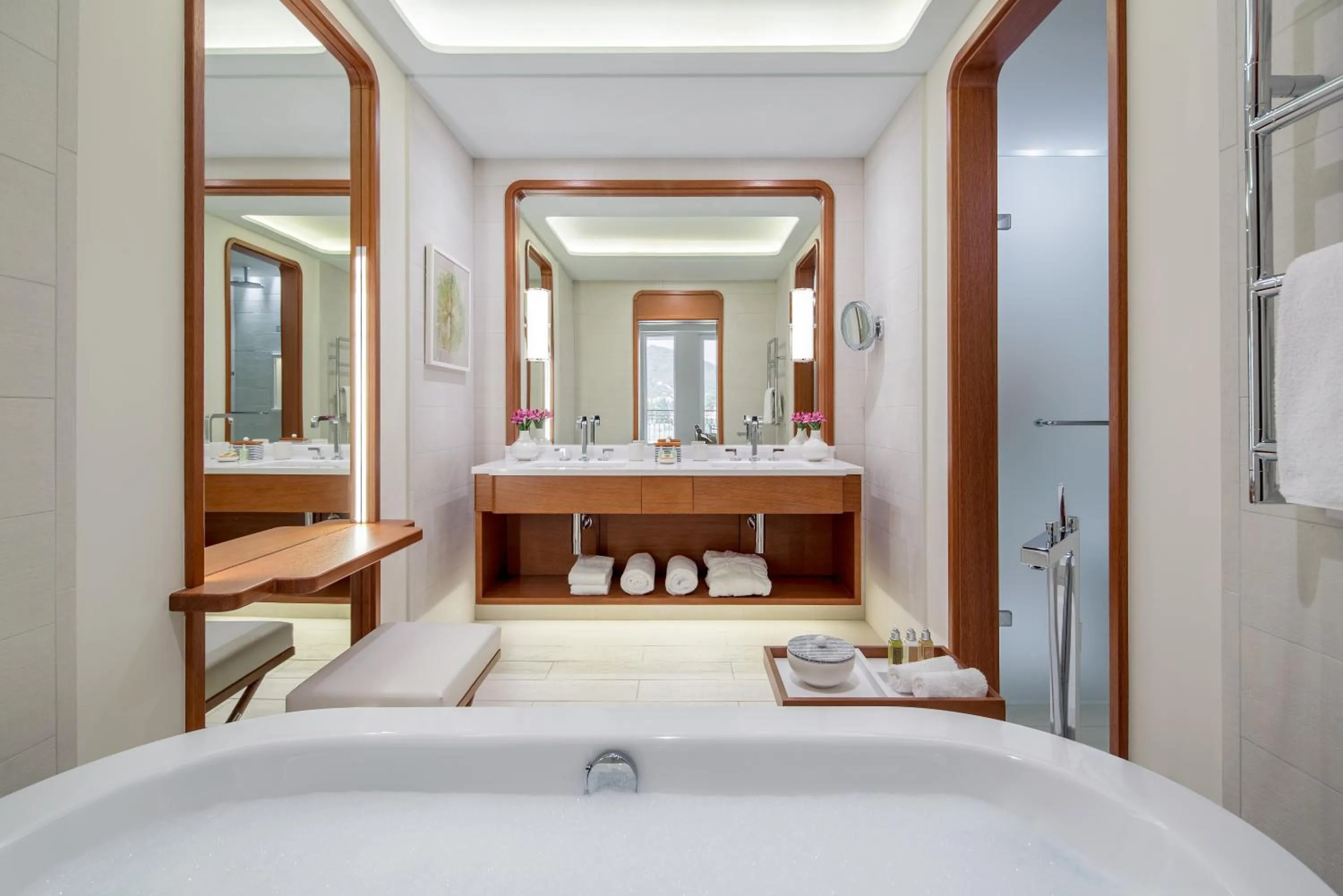 Bed in Regent Porto Montenegro