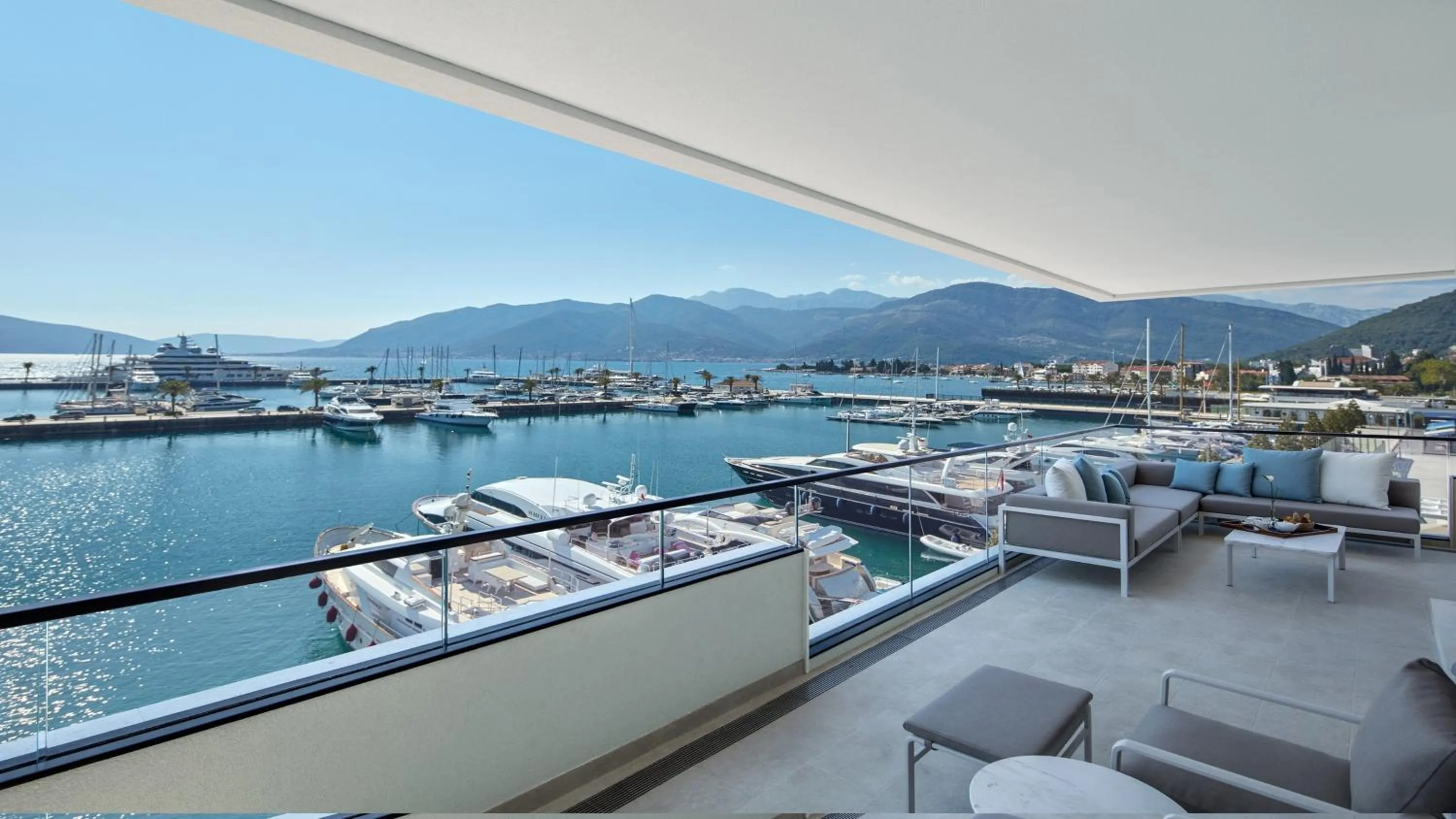 Property building in Regent Porto Montenegro