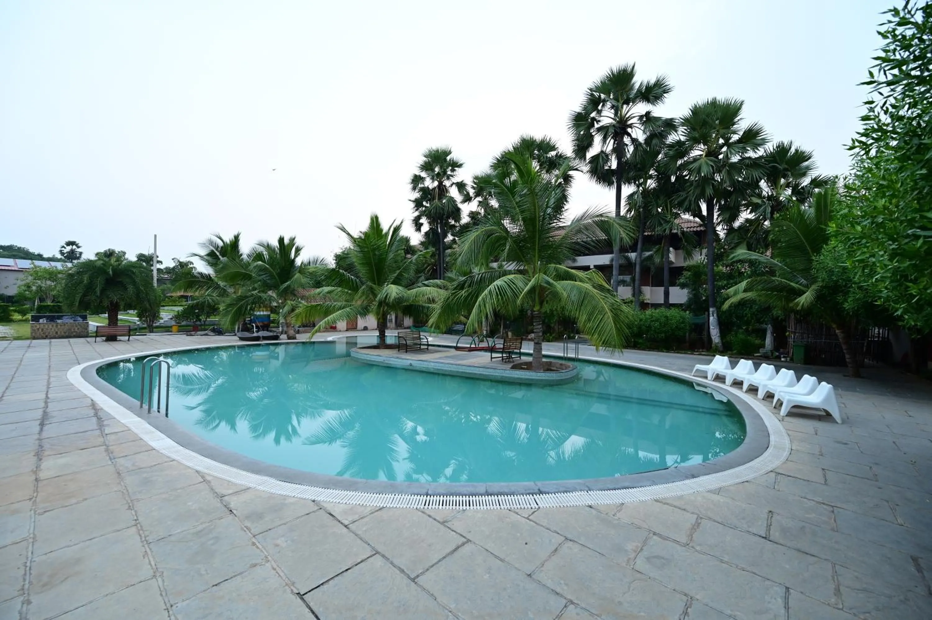 Swimming pool in Spree One Resort And Convention Annavaram