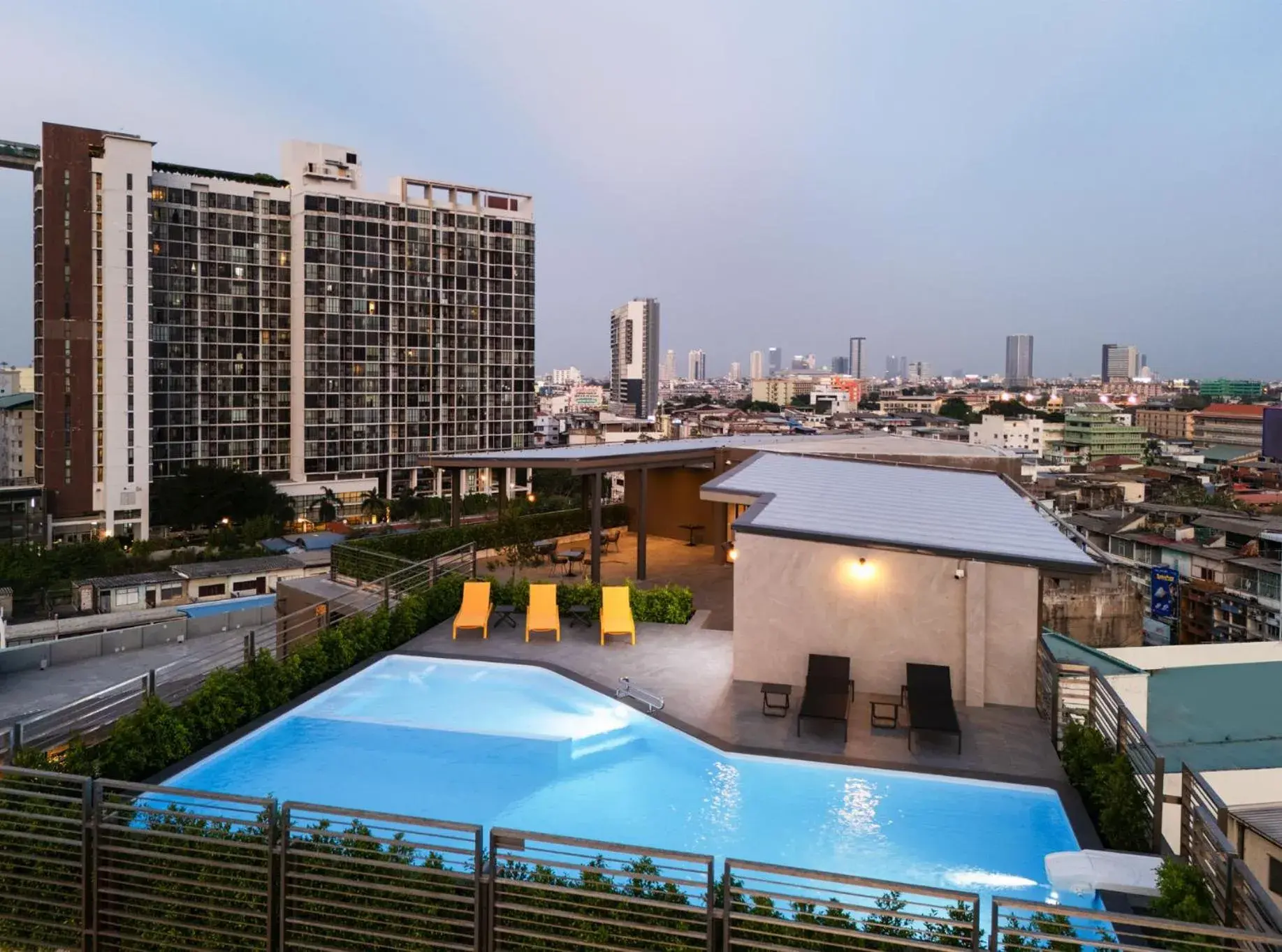 Swimming pool in Lumen Bangkok Udomsuk Station Swimming pool in Lumen Bangkok Udomsuk Station