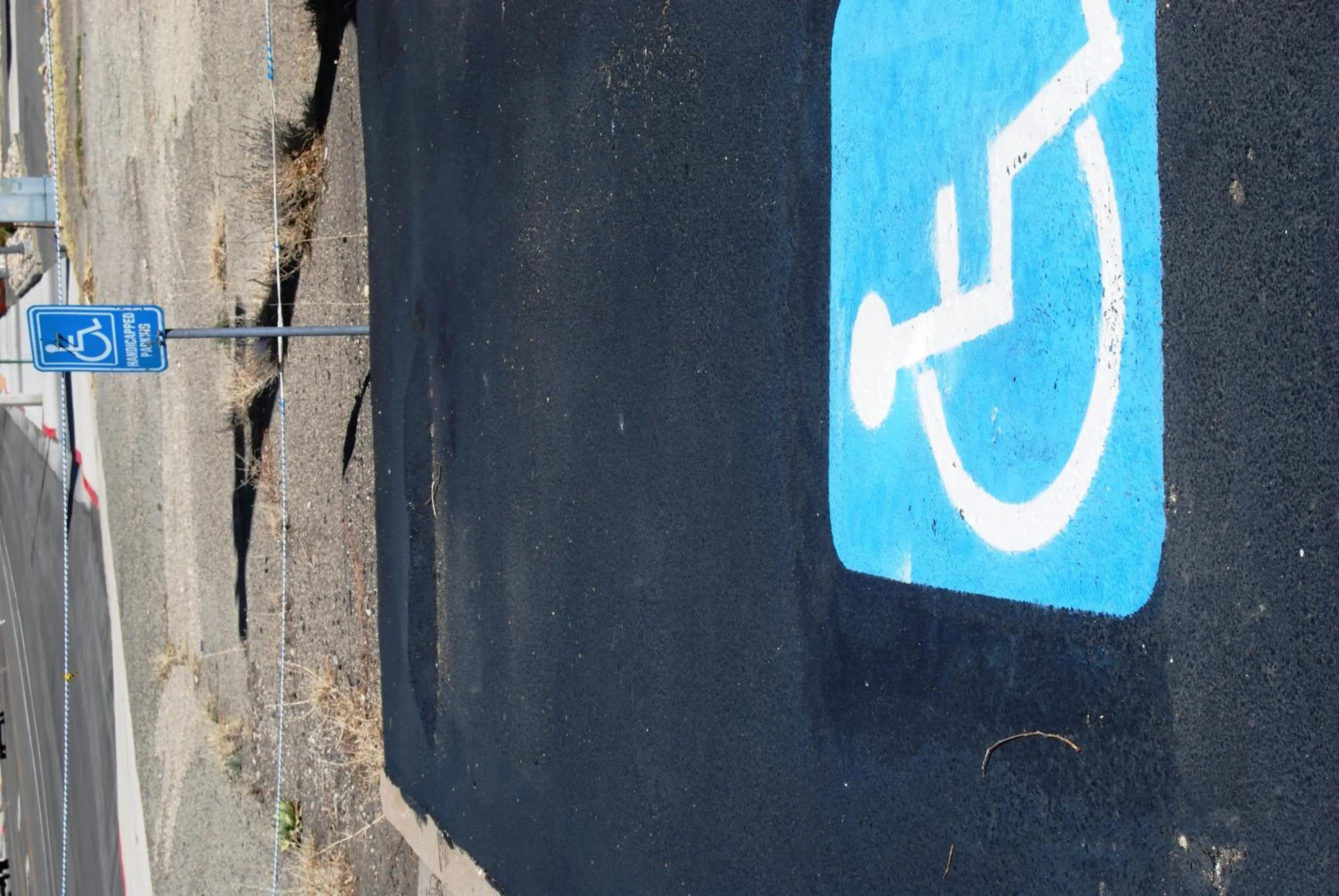 Logo/Certificate/Sign in Redwood Motel