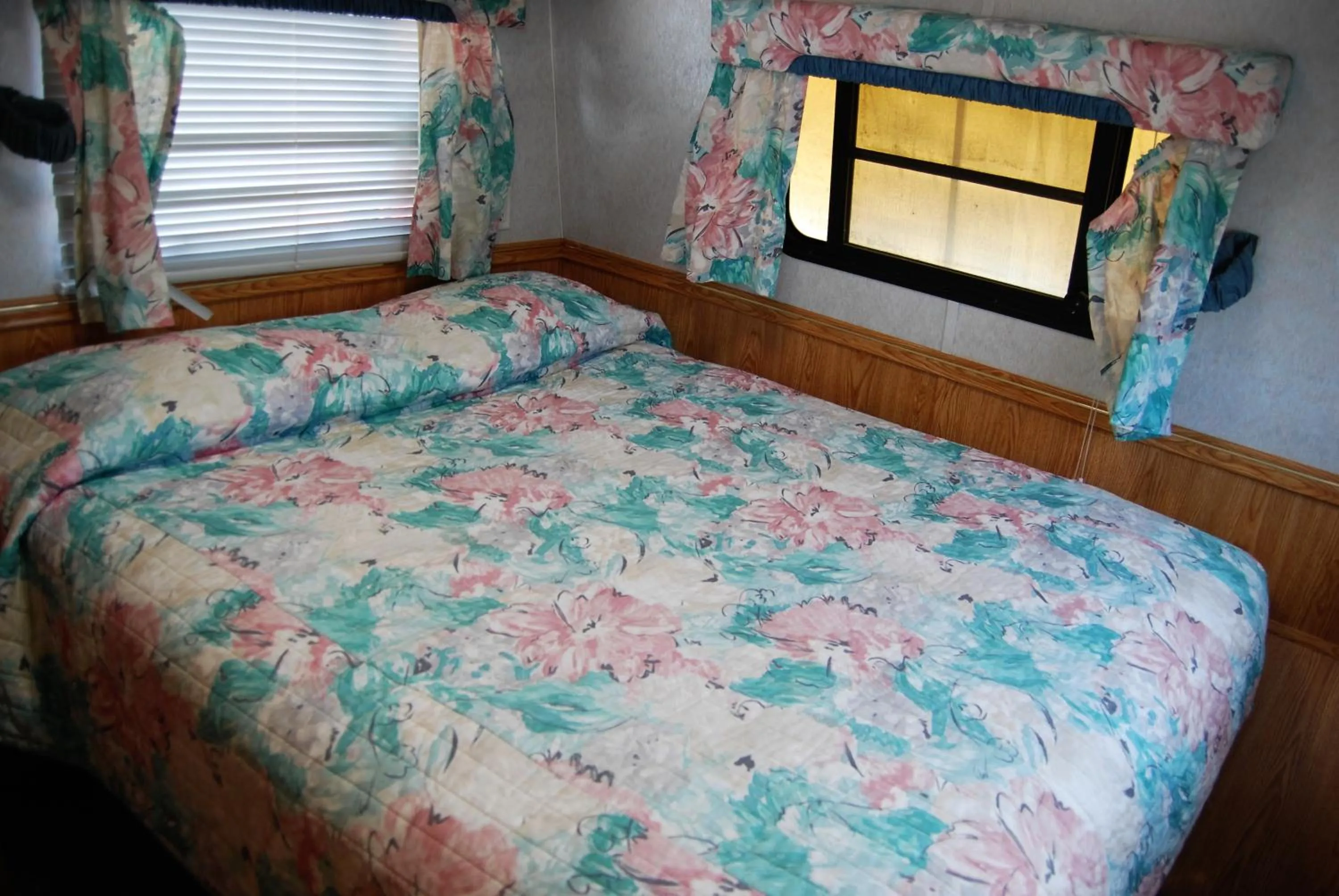 Bed in Redwood Motel