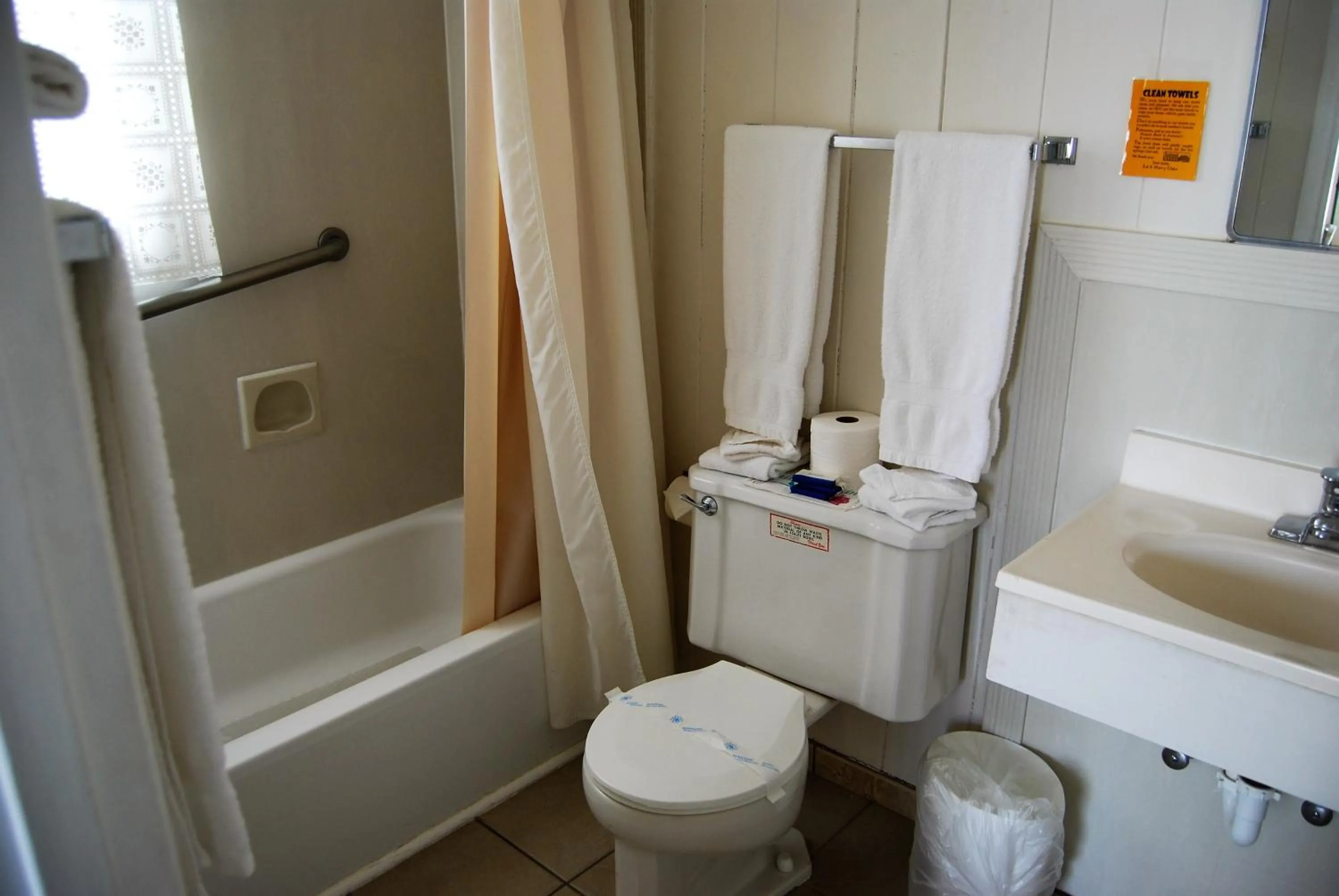 Bathroom in Redwood Motel