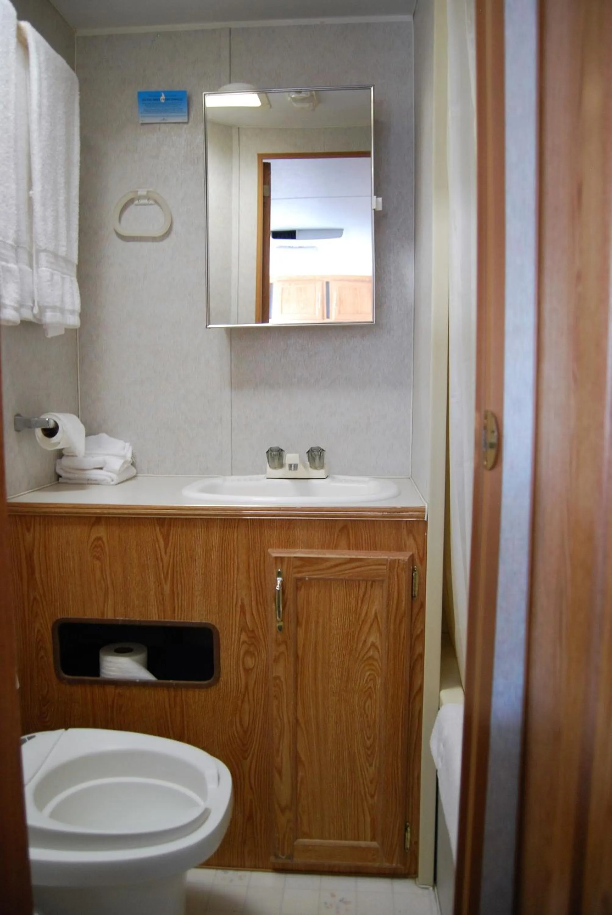 Bathroom in Redwood Motel