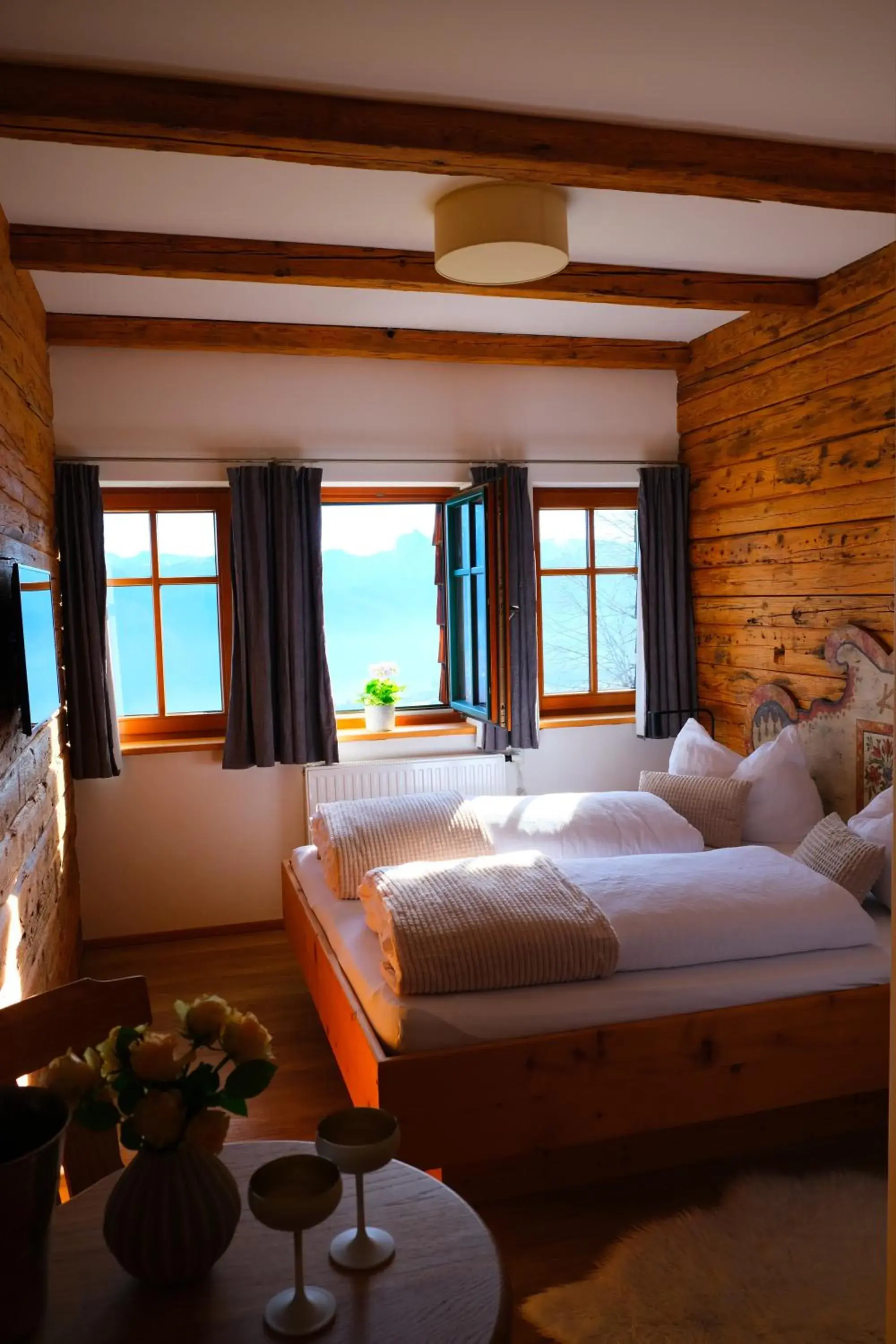 Double Room with Lake View - single occupancy in Gmundnerberghaus - ROOMS Double Room with Lake View - single occupancy in Gmundnerberghaus - ROOMS