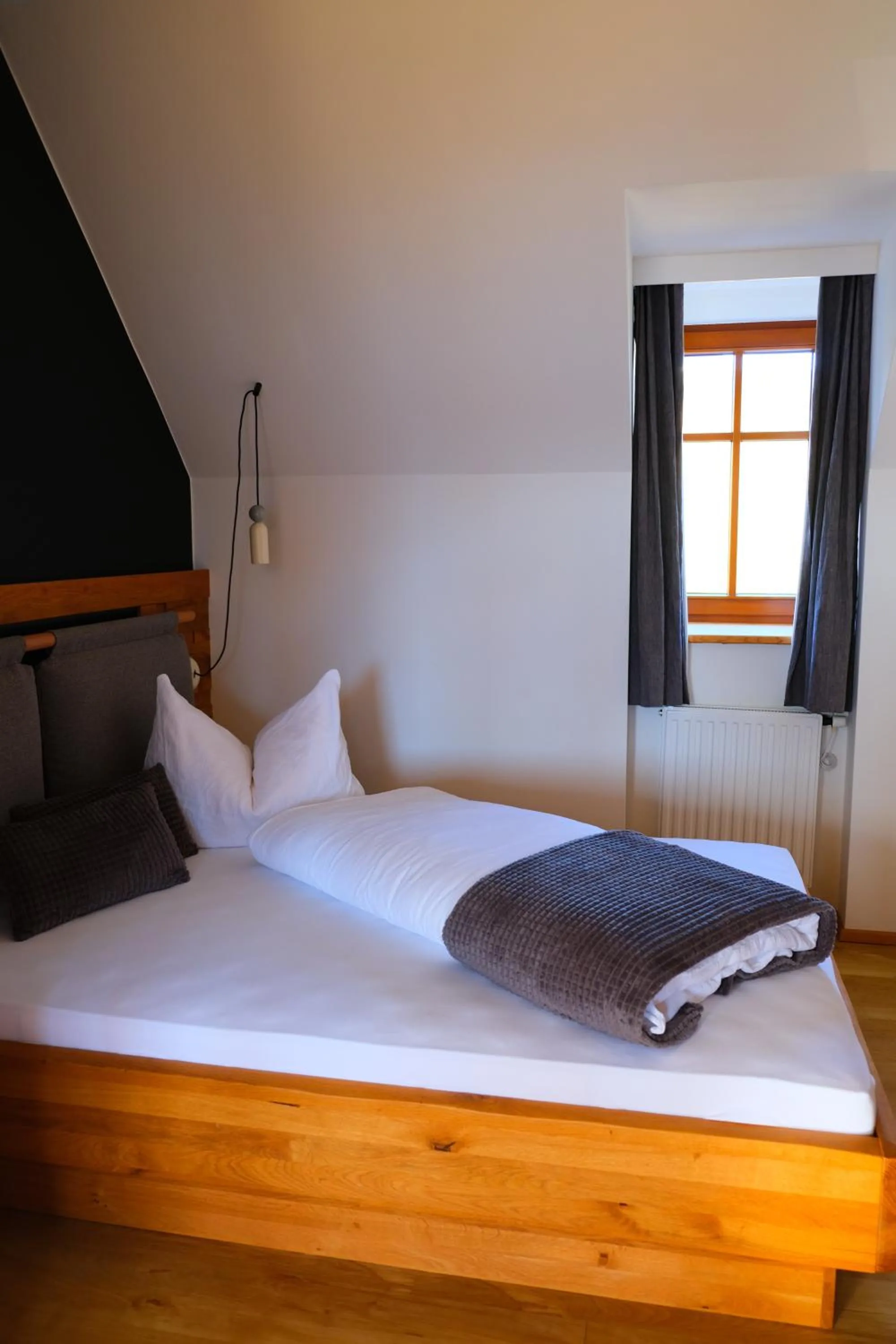 Bedroom, Bed in Gmundnerberghaus - ROOMS