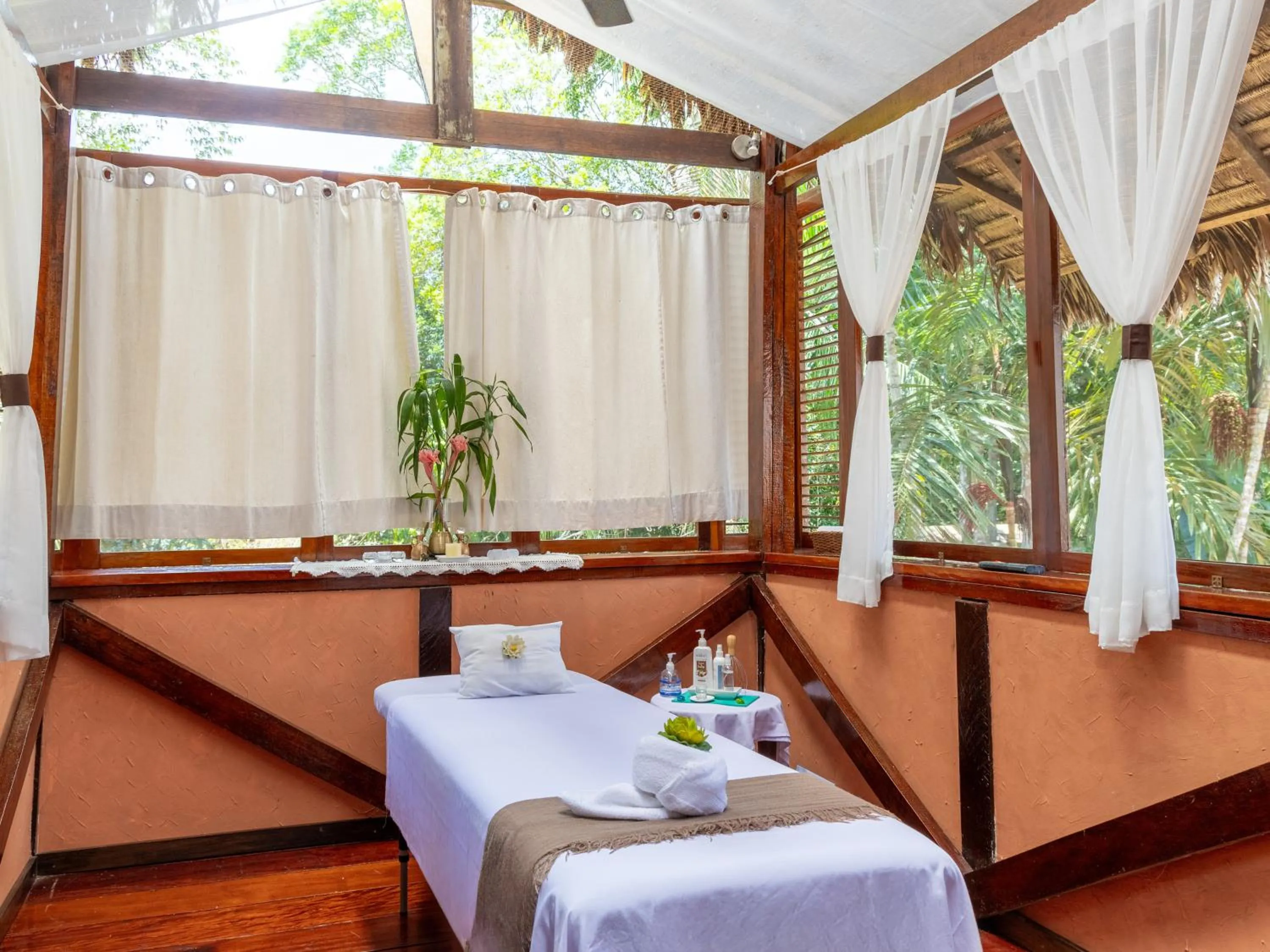 Spa and wellness centre/facilities in Refugio Amazonas Lodge