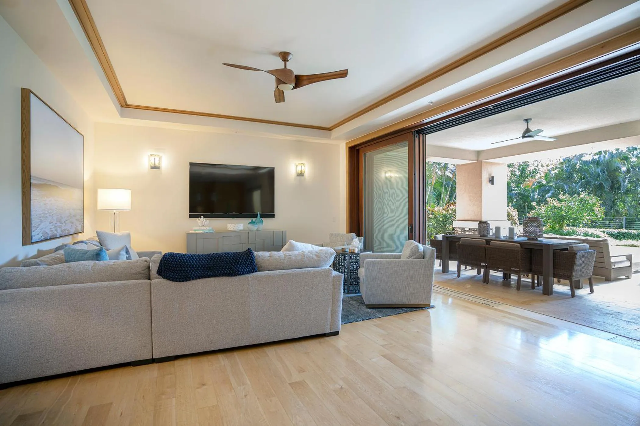 Living room in Montage Kapalua Bay