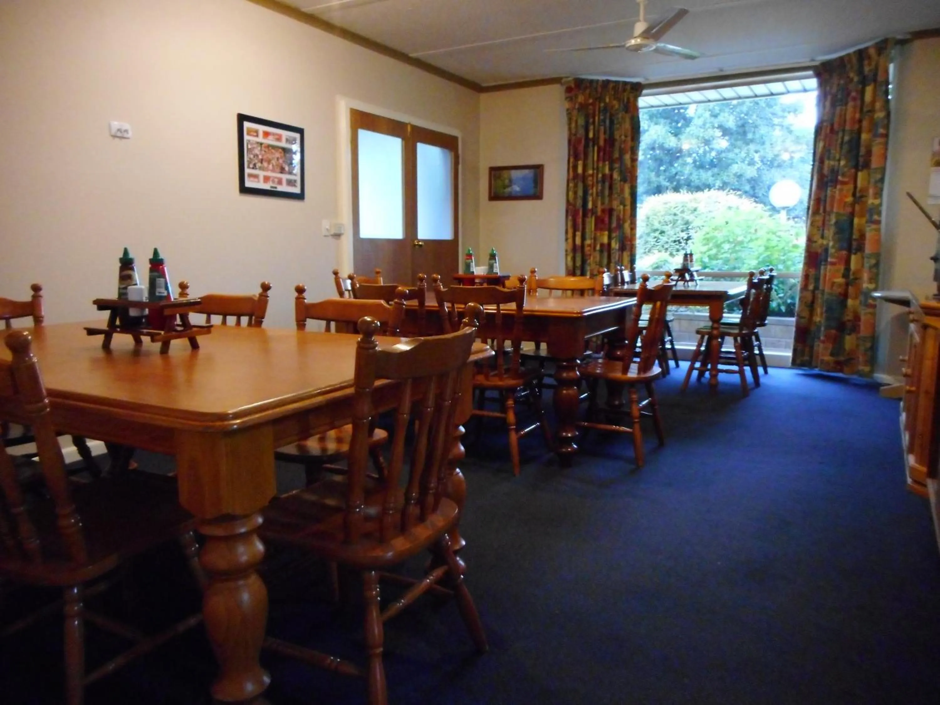 Dining area in Acacia Rose Motor Inn
