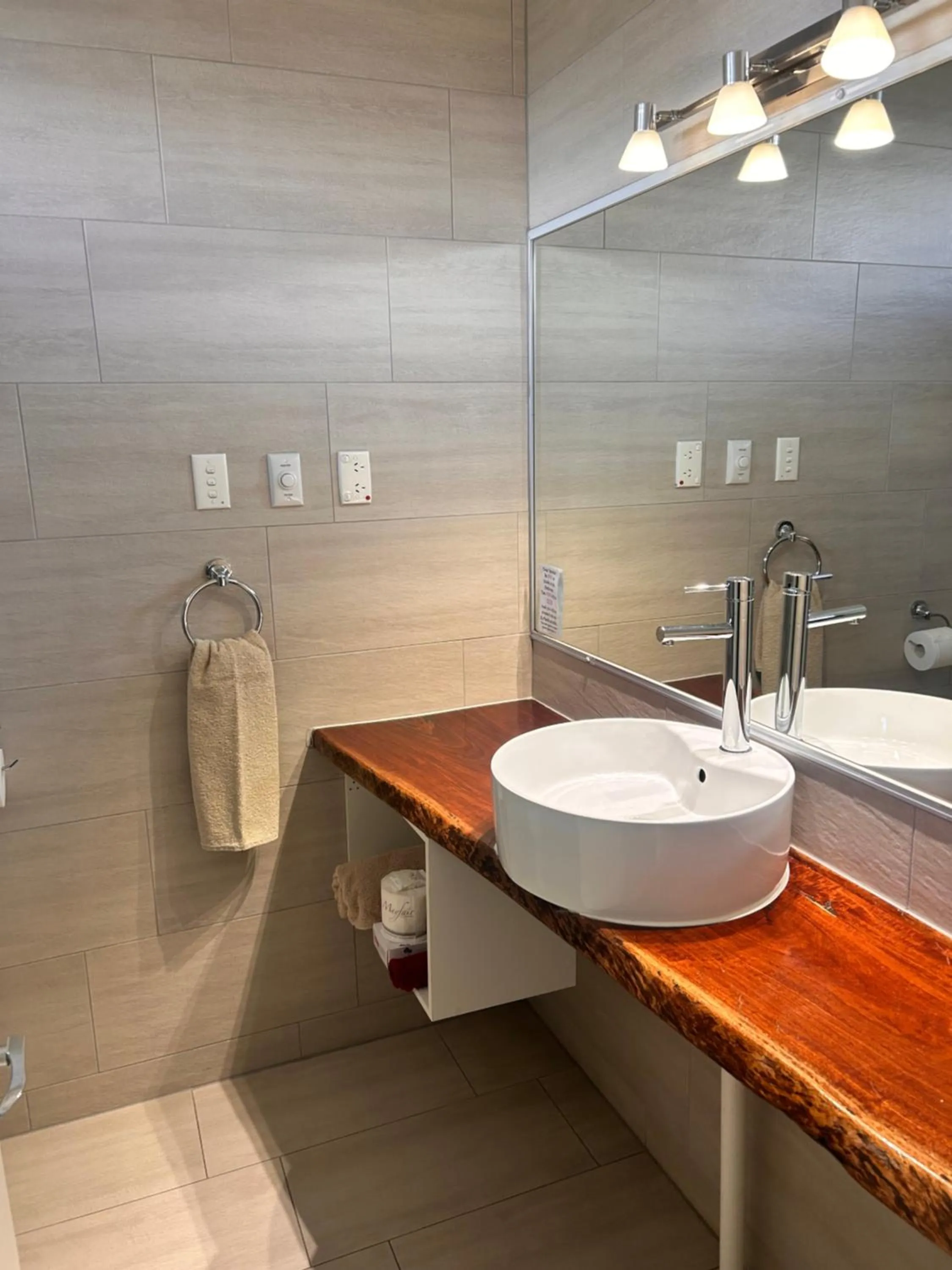 Acacia Rose Motor Inn