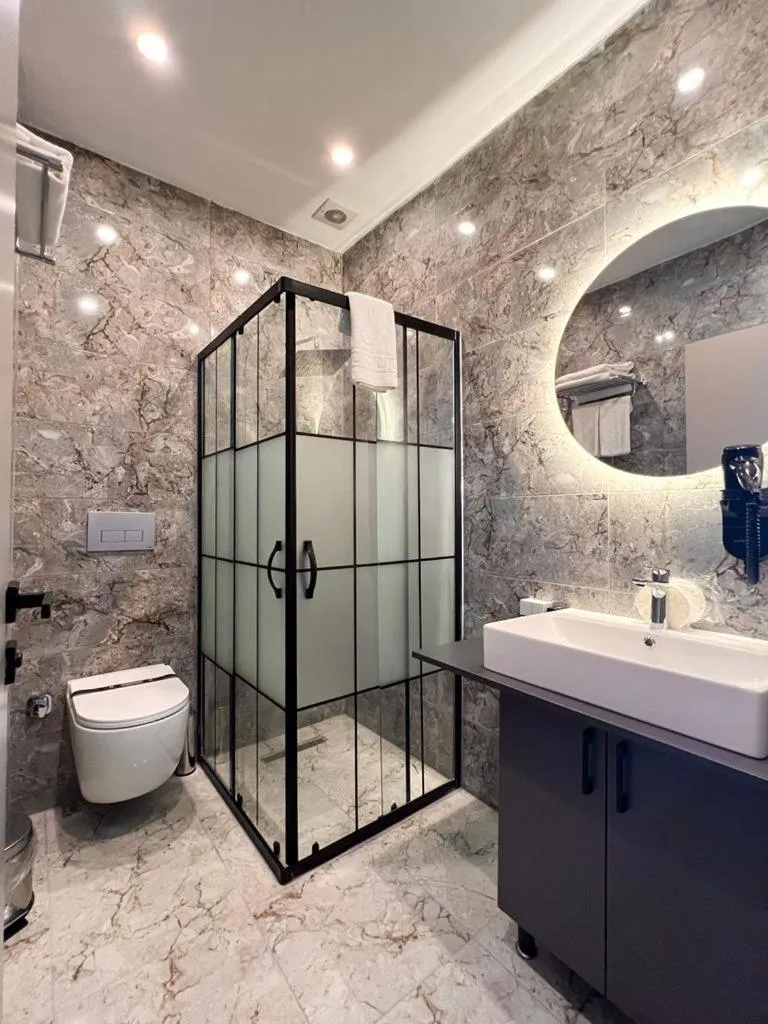 Shower in Royal Mass Airport Business Hotel