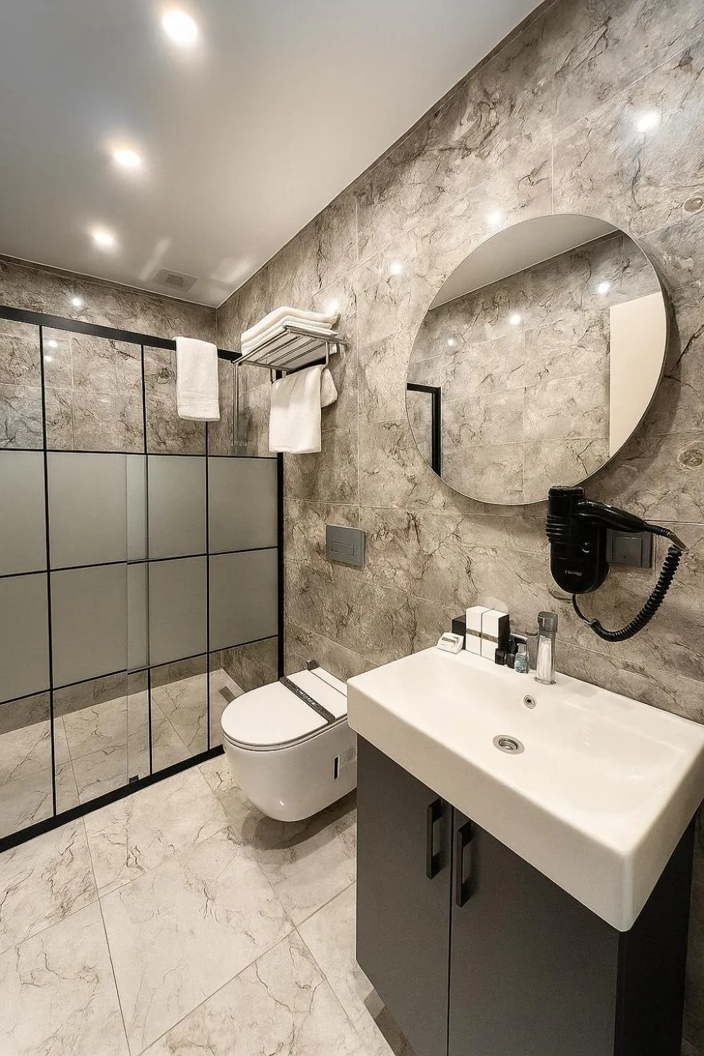 Shower in Royal Mass Airport Business Hotel