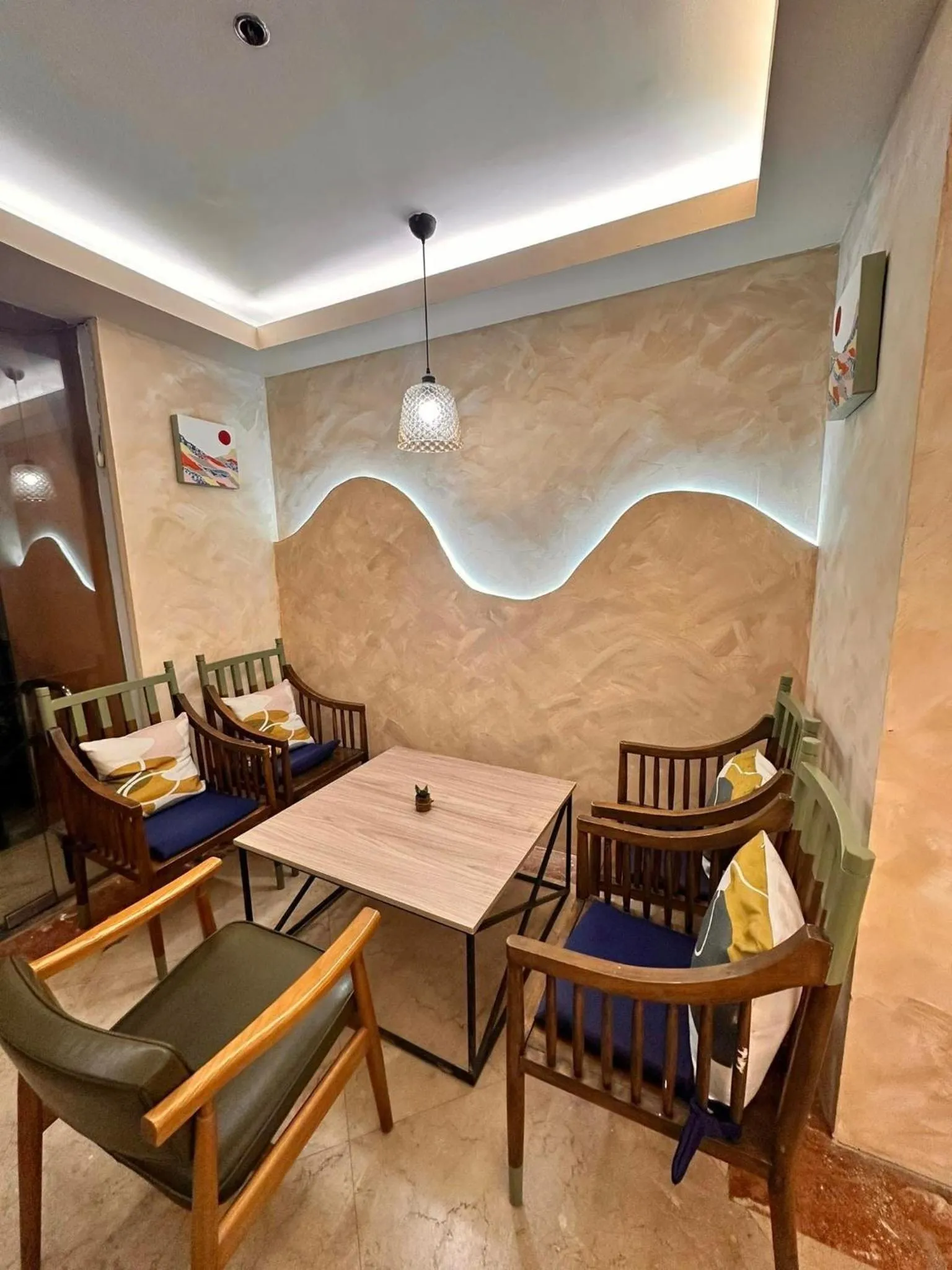 Restaurant/places to eat in Regency Grand Suites