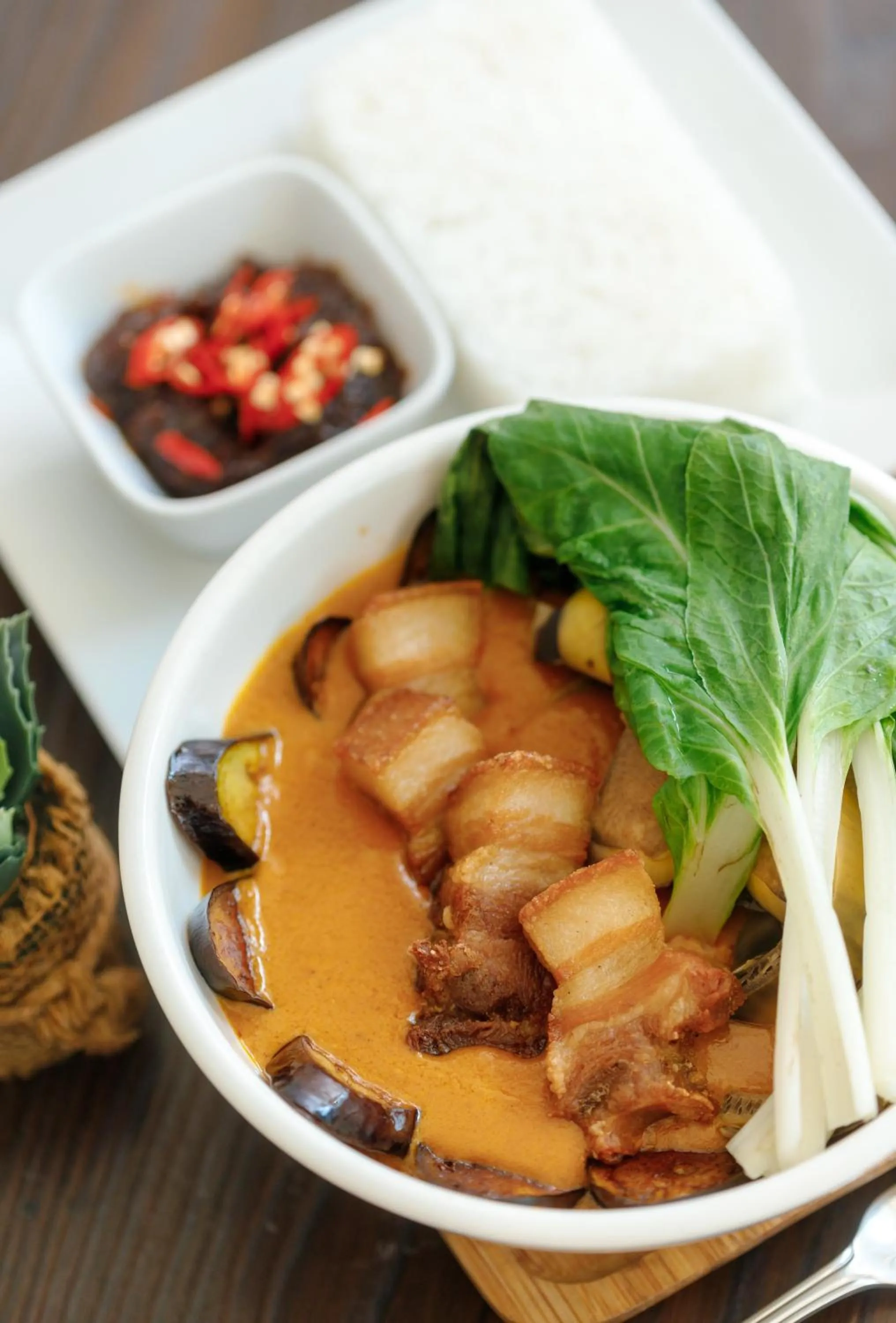 Restaurant/places to eat in Regency Grand Suites