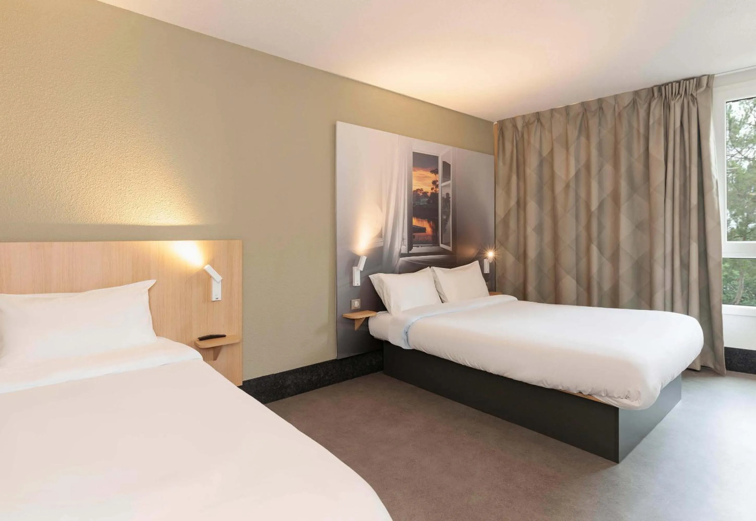 Bedroom, Bed in B&B HOTEL Saint-Geours-de-Maremne Hossegor