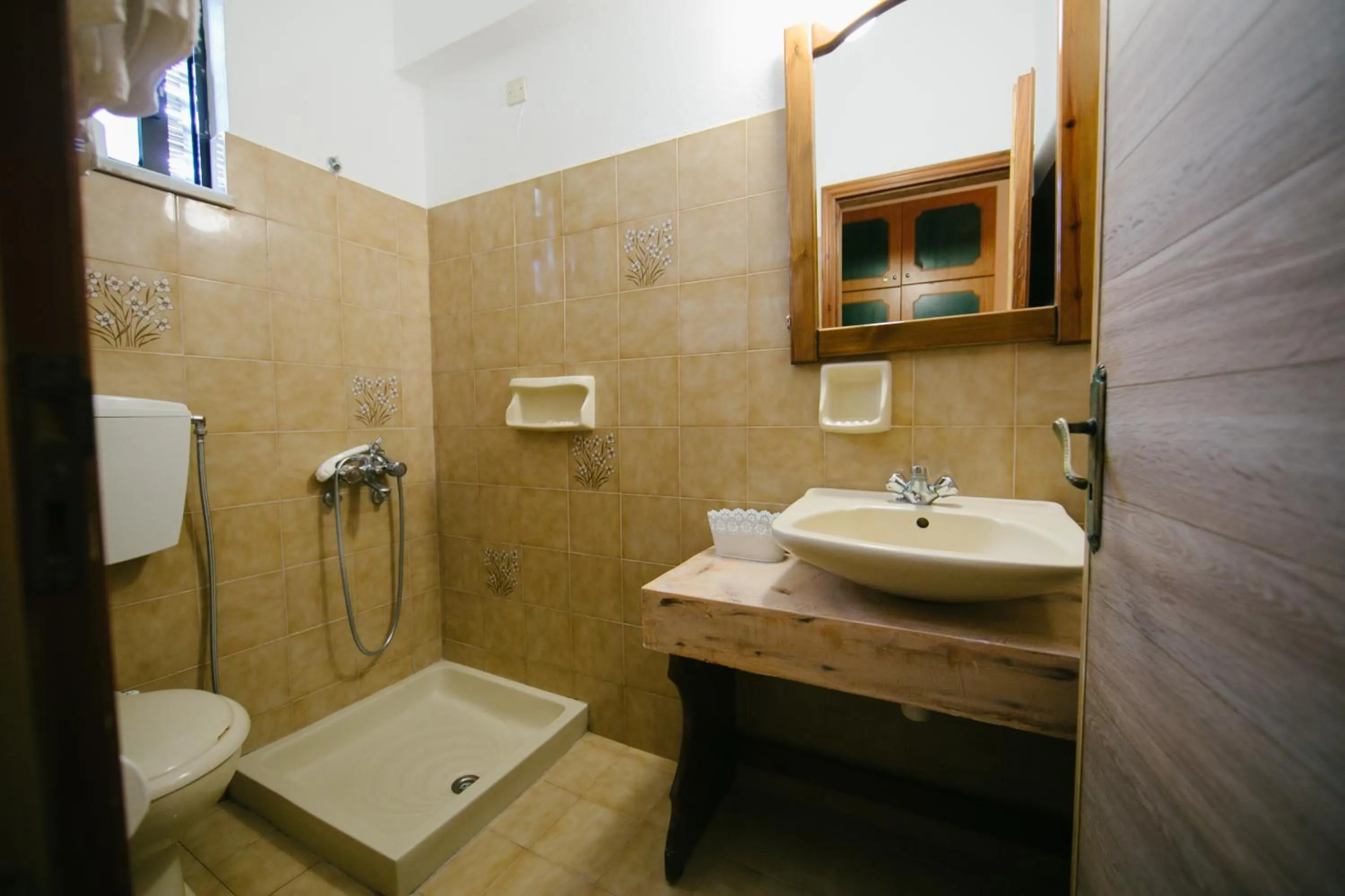 Bathroom in Gorgona Studios