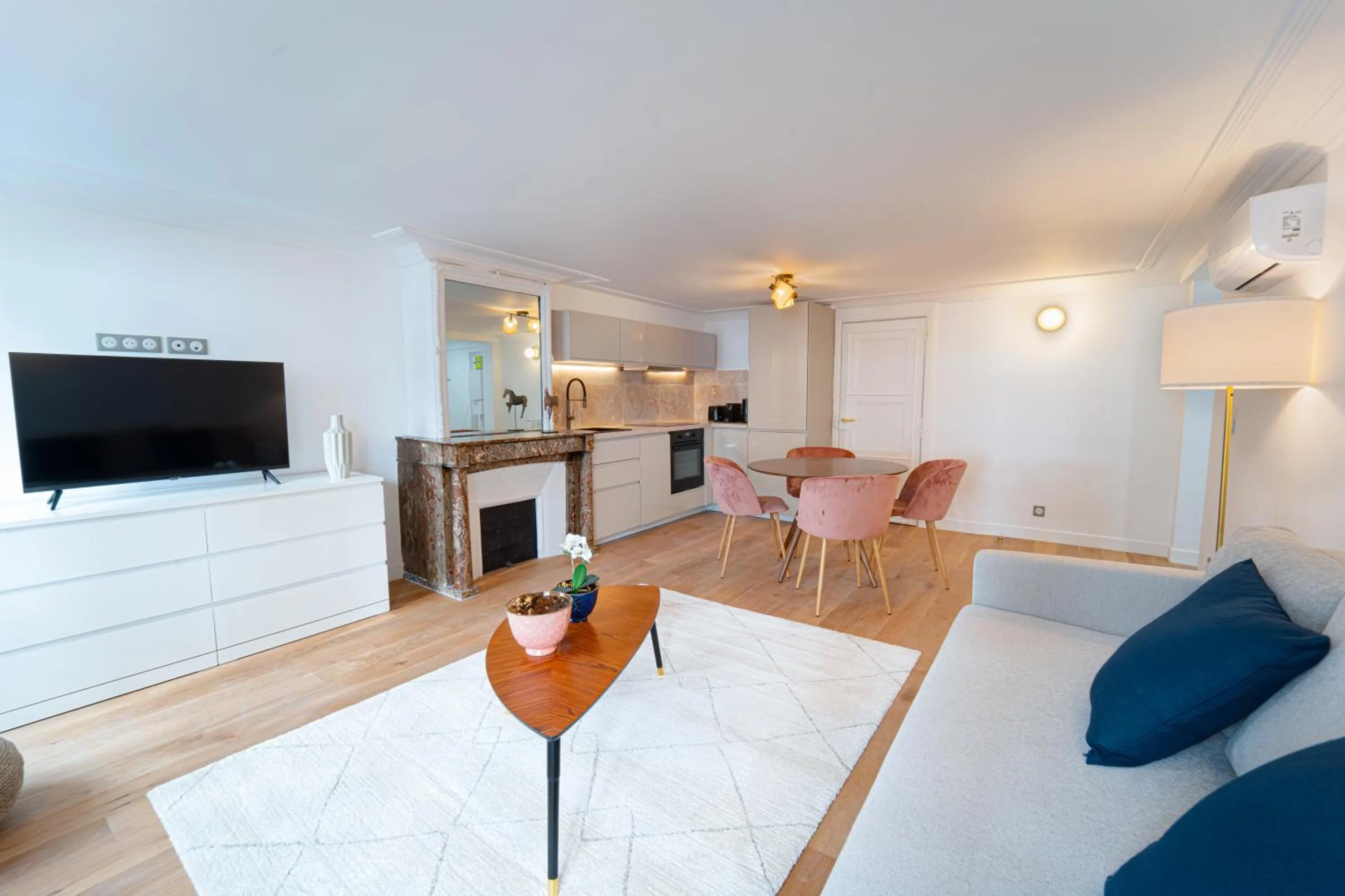 Living room in Quartier Libre Madeleine