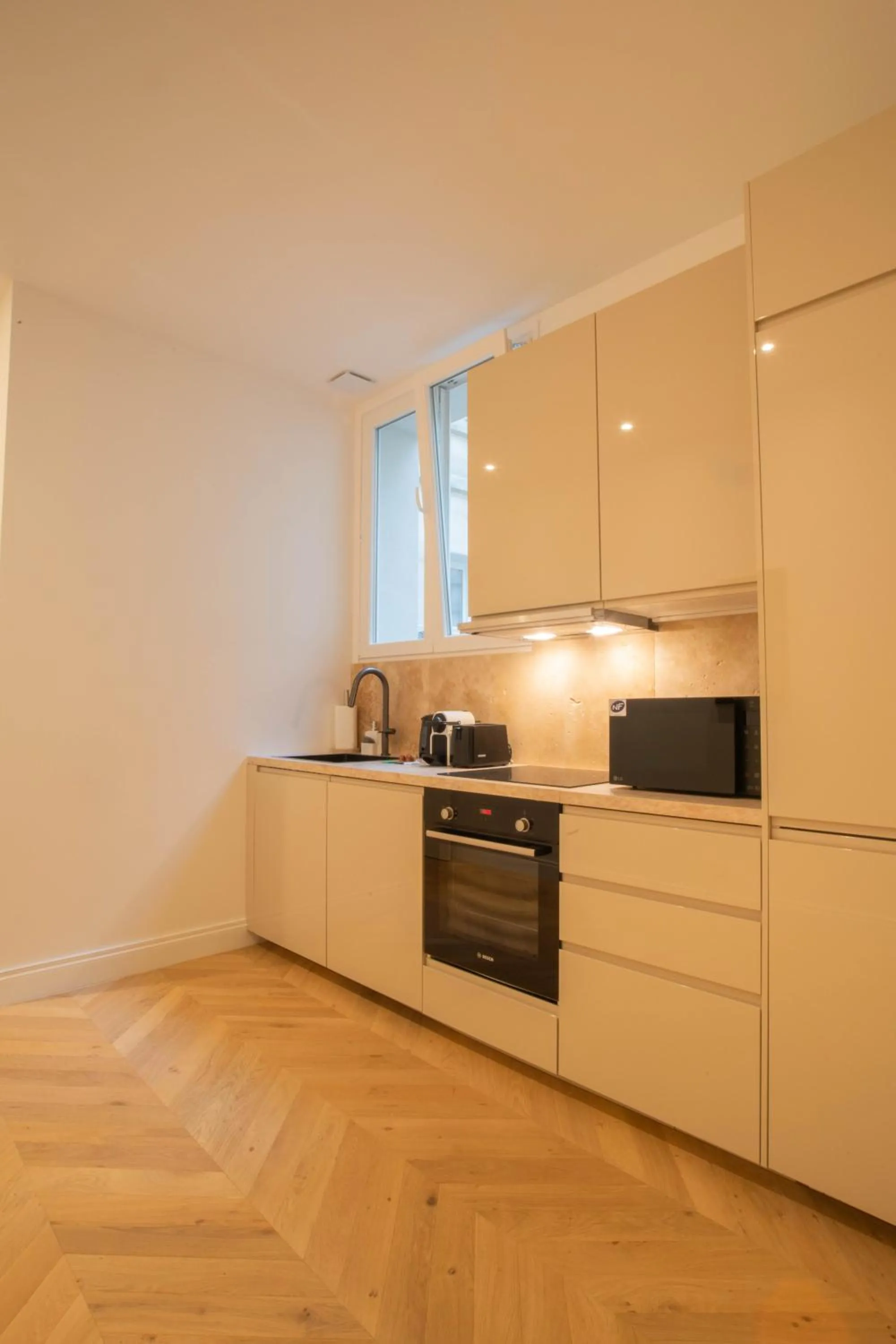 kitchen in Quartier Libre Madeleine