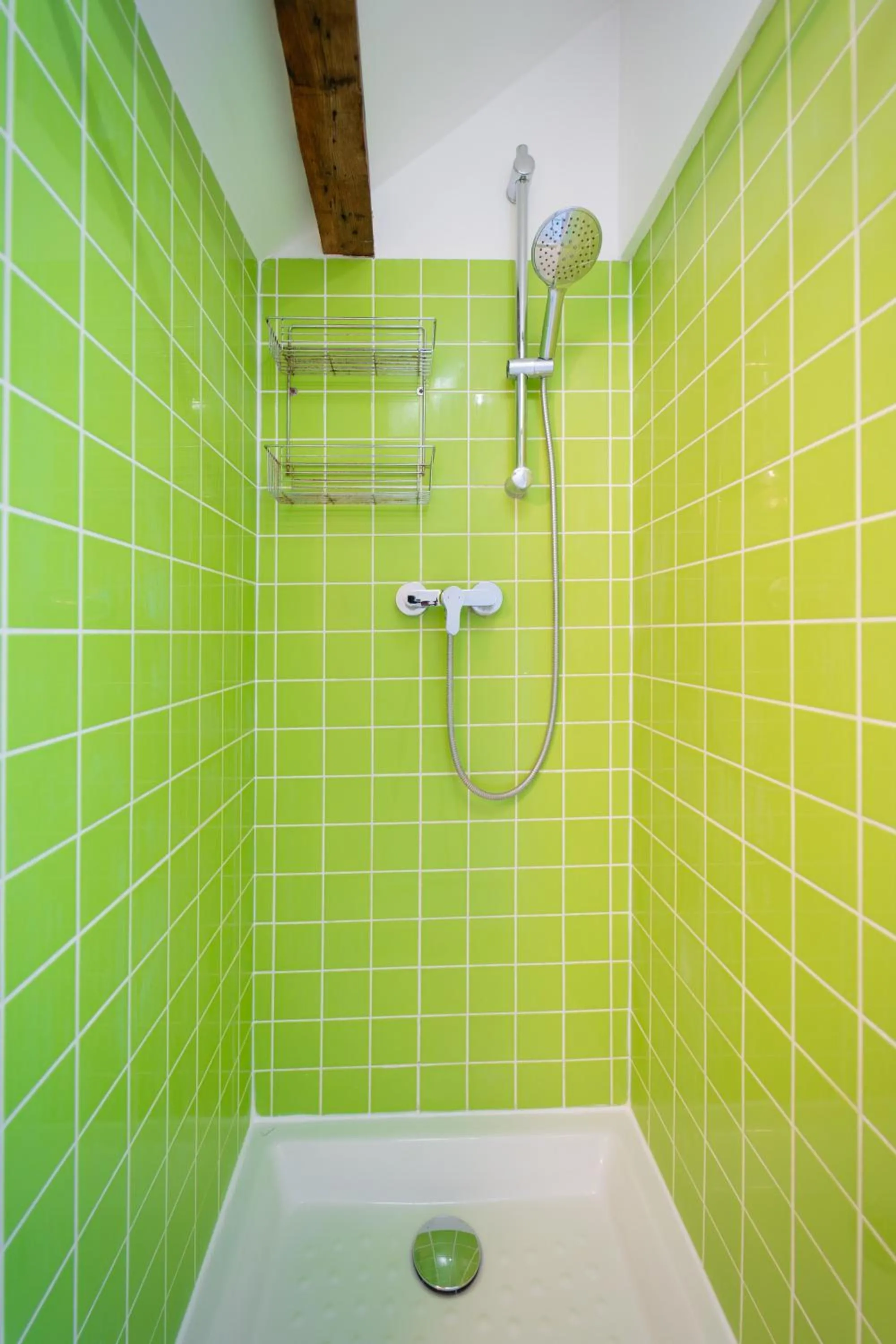 Shower in Quartier Libre Madeleine