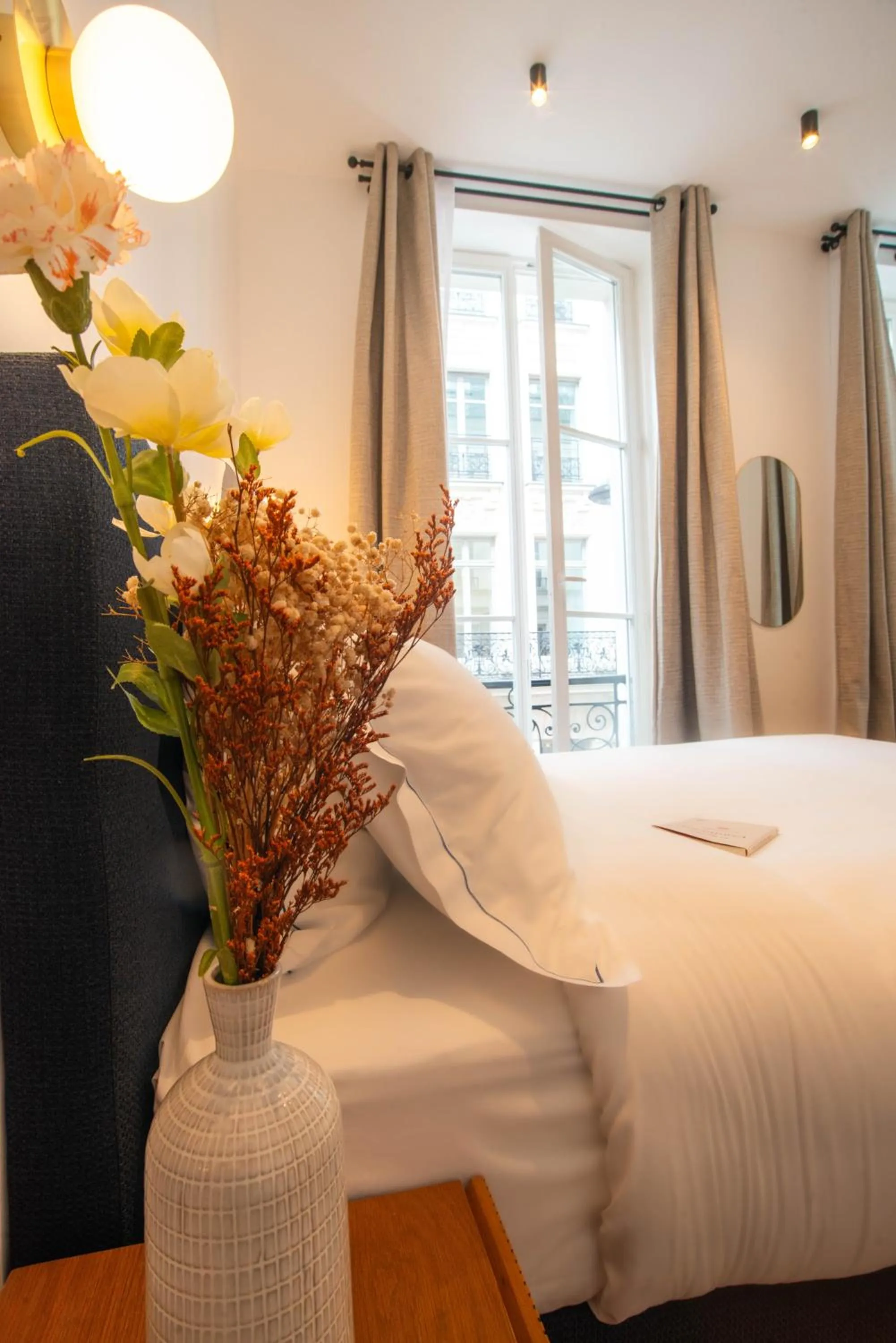 Bed in Quartier Libre Madeleine