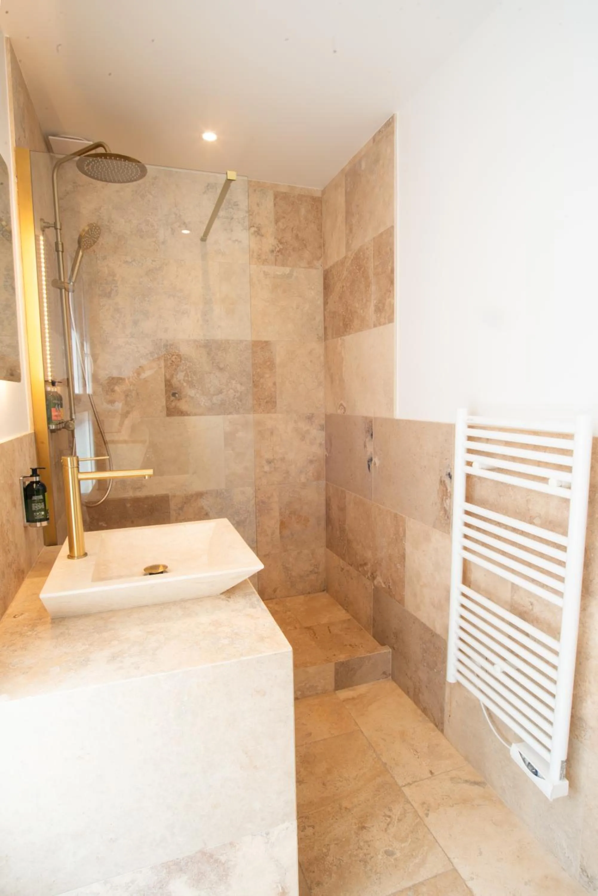 Bathroom in Quartier Libre Madeleine