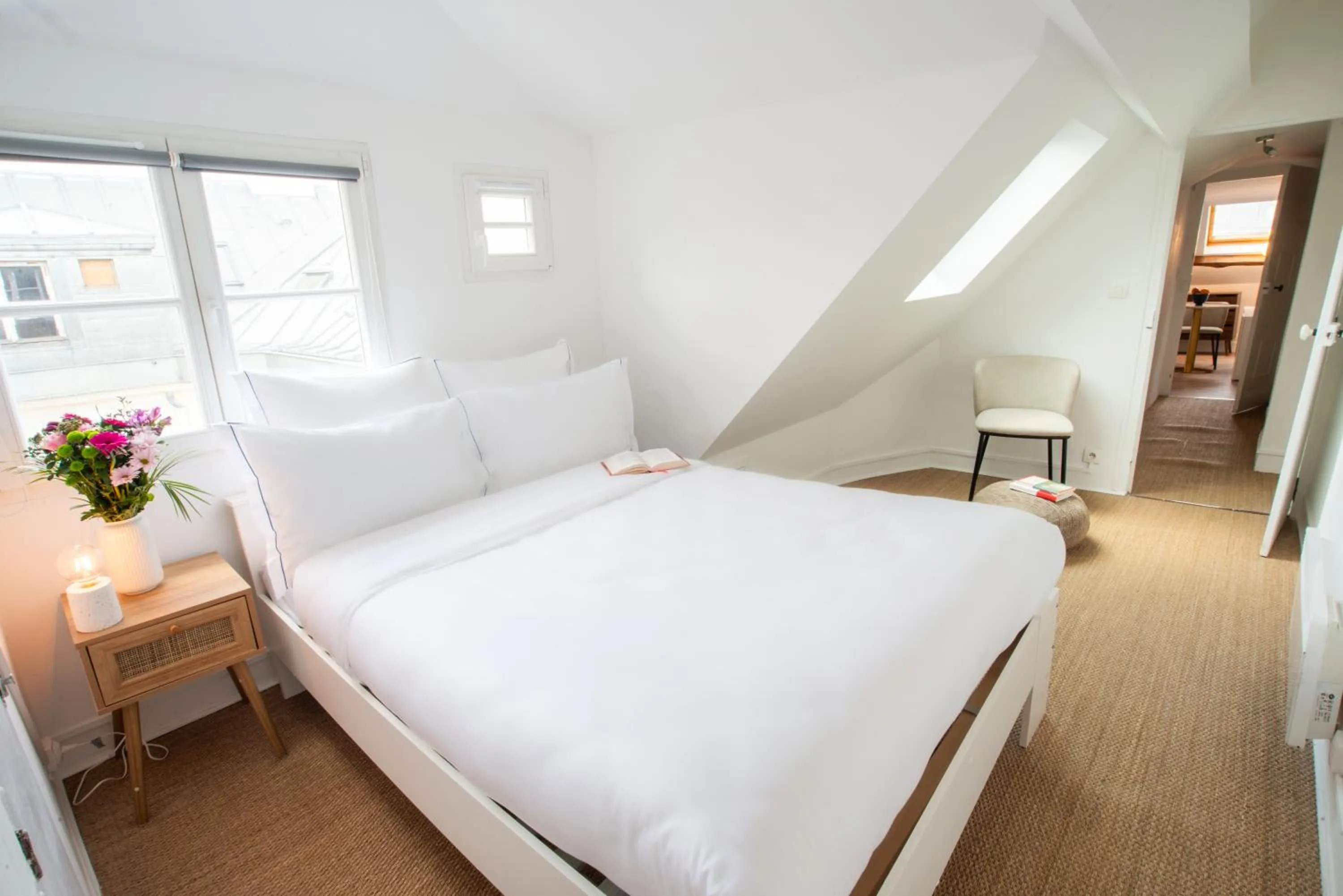 Bedroom, Bed in Quartier Libre Madeleine