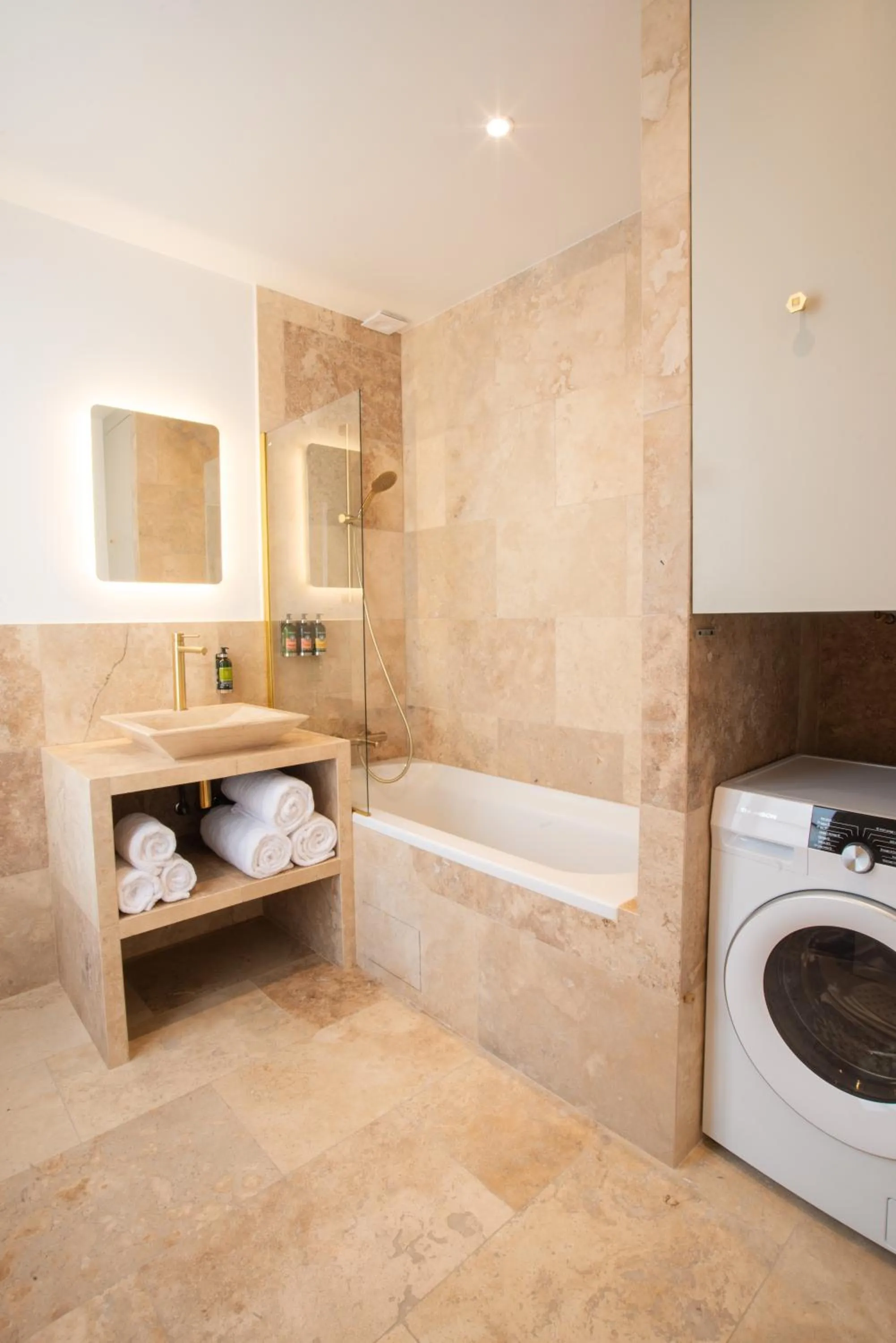 Bathroom in Quartier Libre Madeleine