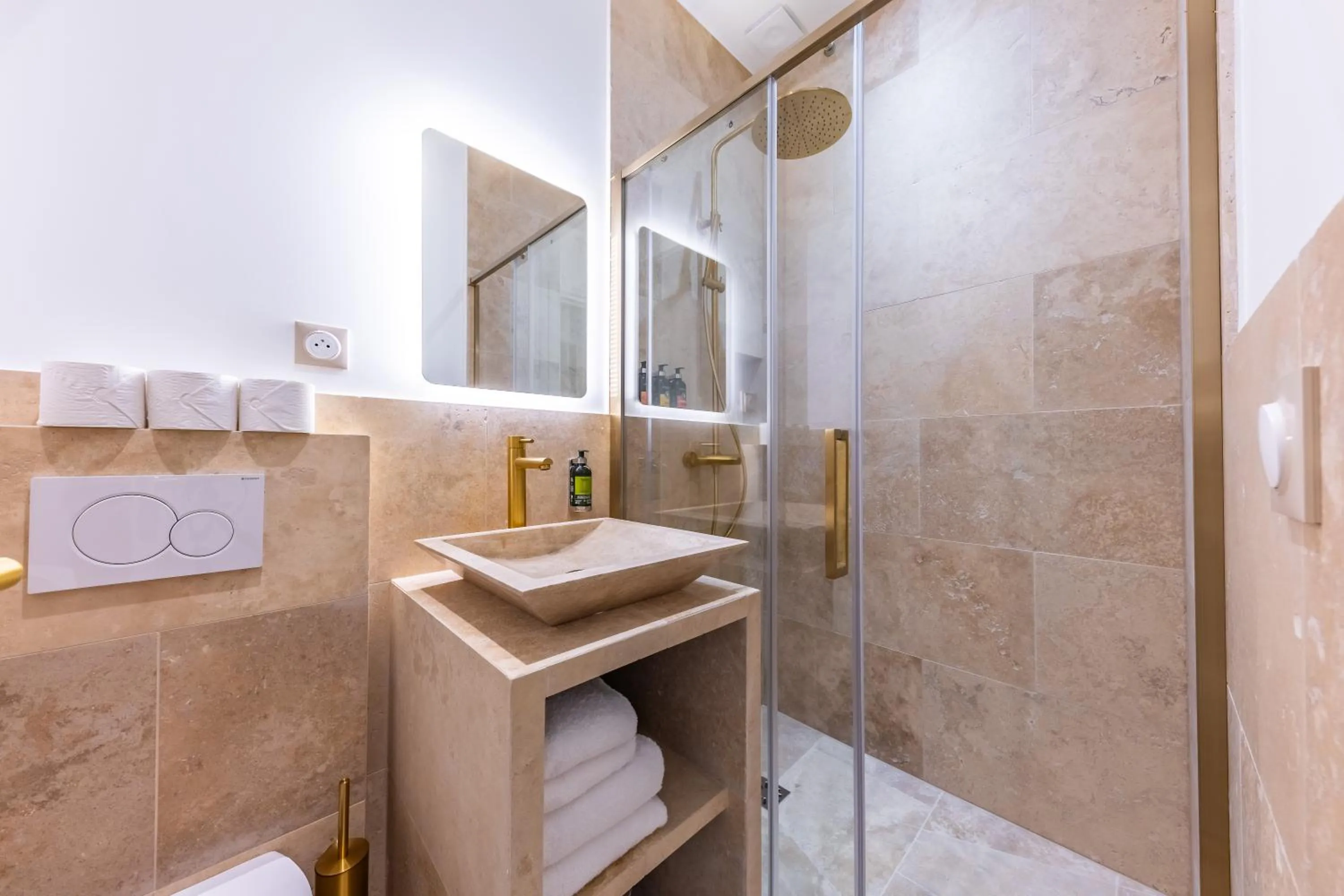 Bathroom in Quartier Libre Madeleine