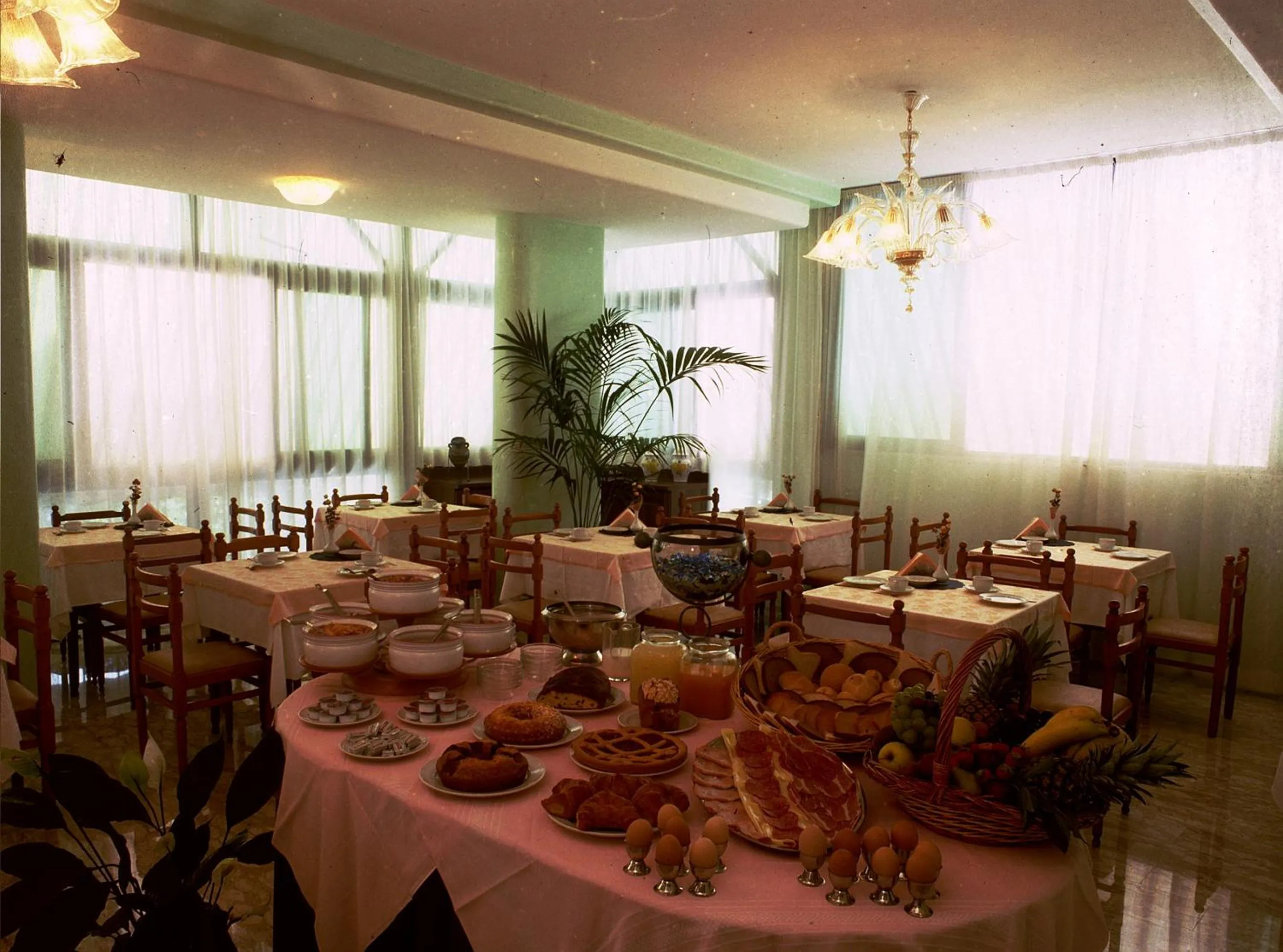 Restaurant/places to eat in Hotel Hamilton