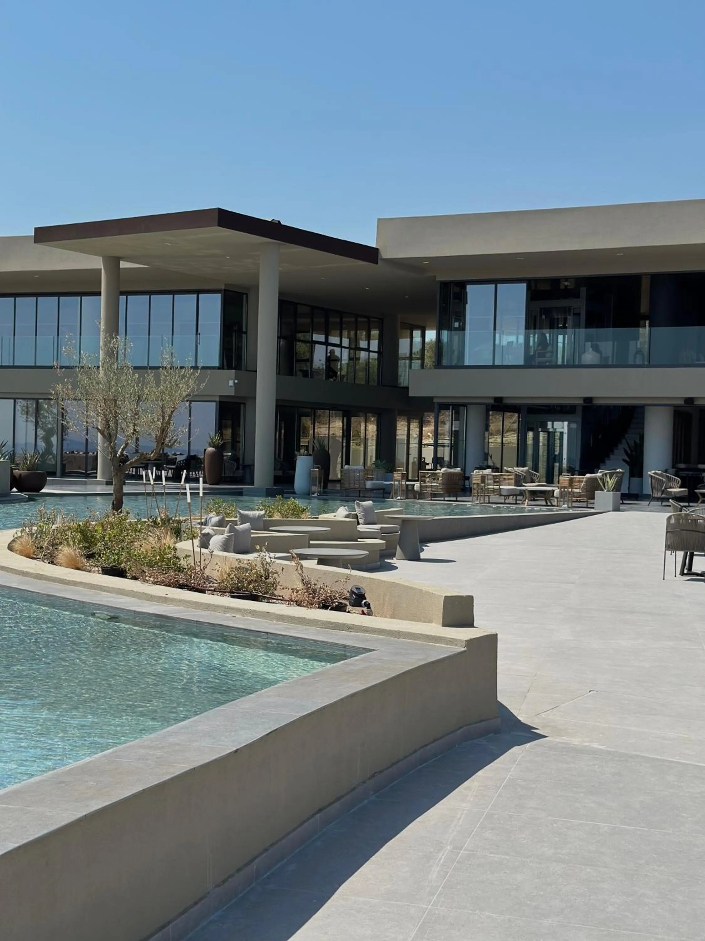 Swimming pool in King Jason Zante – Designed for Adults