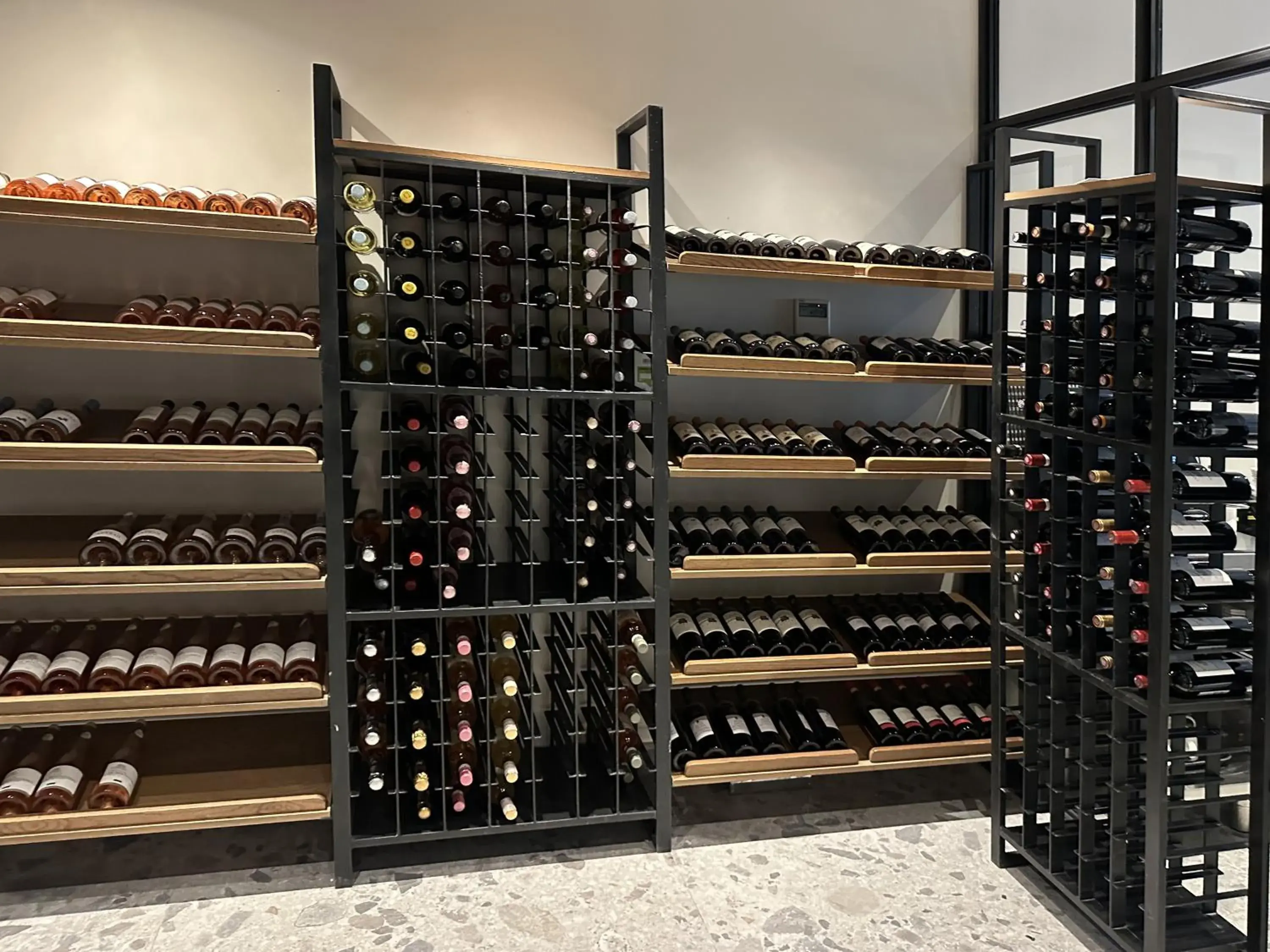 Restaurant/places to eat in King Jason Zante – Designed for Adults Restaurant/places to eat in King Jason Zante – Designed for Adults