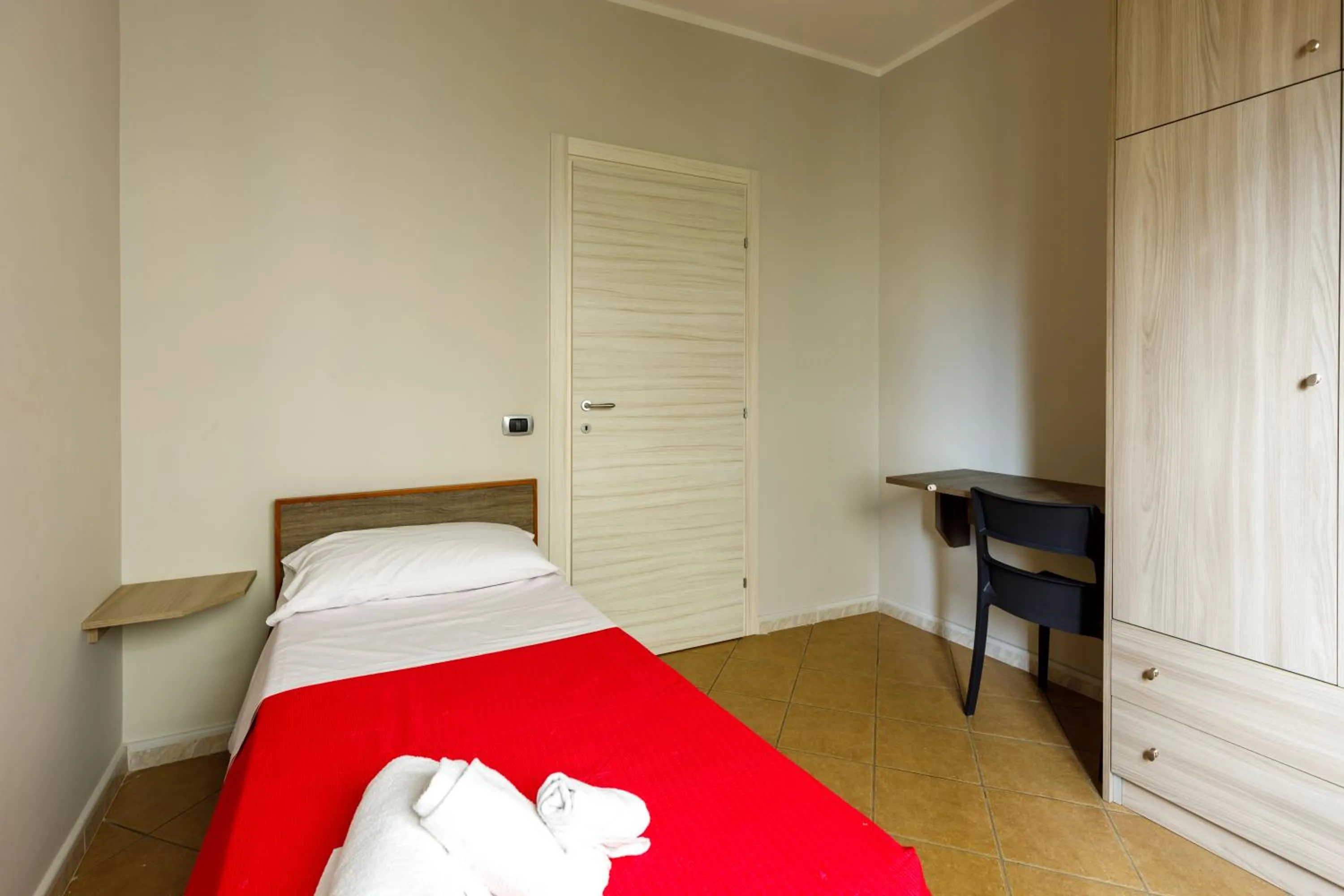 Bedroom, Bed in Elements Holiday