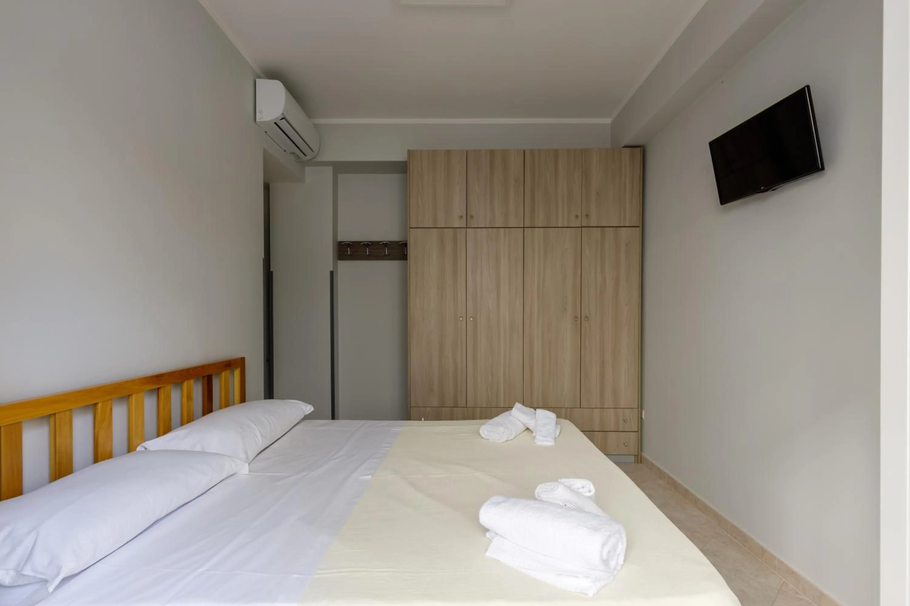 Bedroom, Bed in Elements Holiday