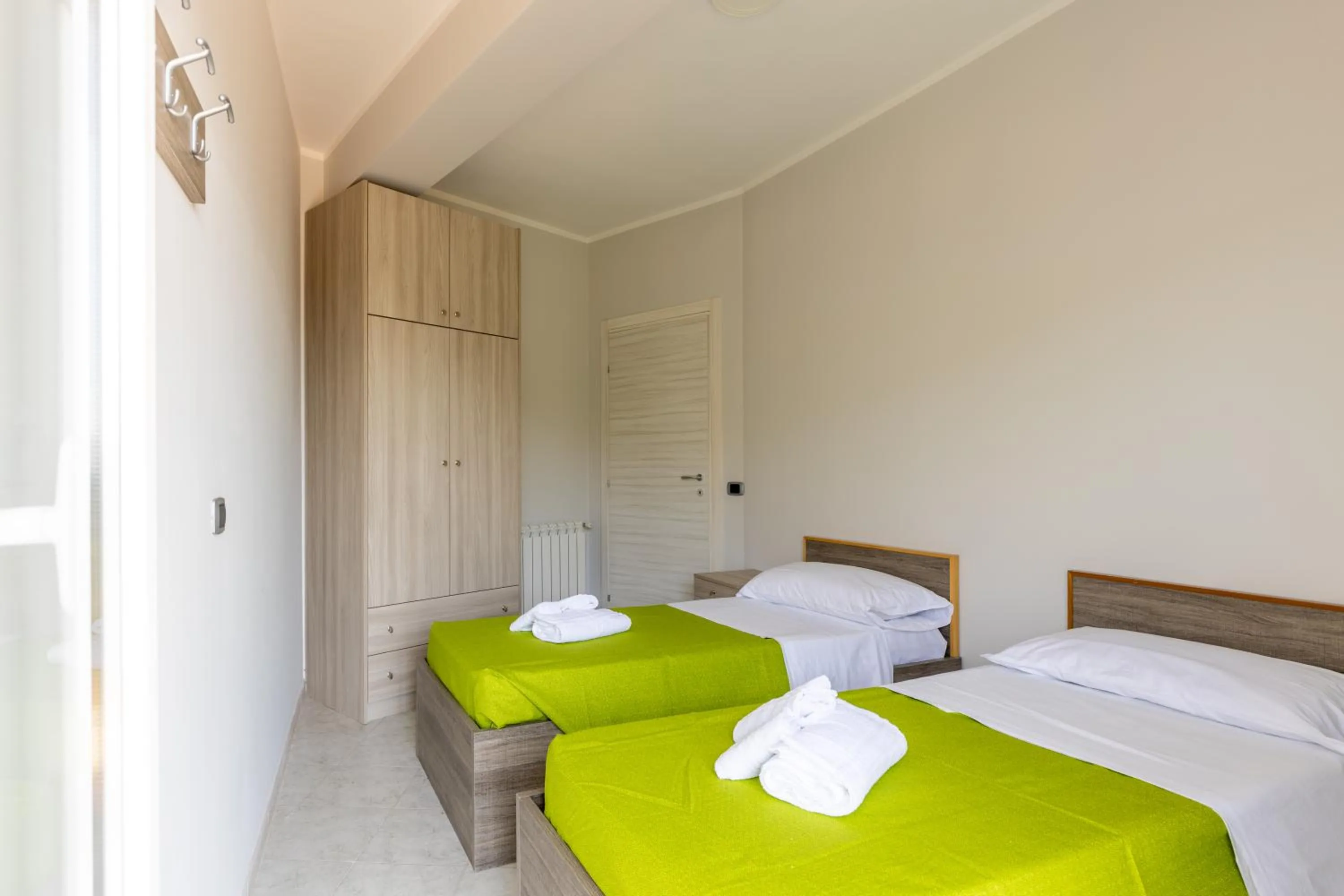 Photo of the whole room, Bed in Elements Holiday
