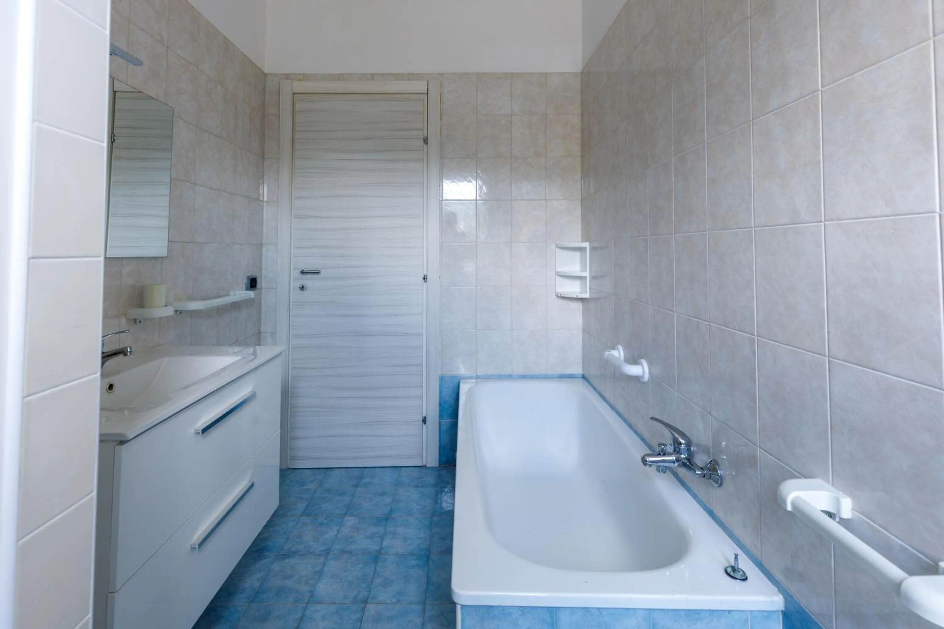 Bathroom in Elements Holiday