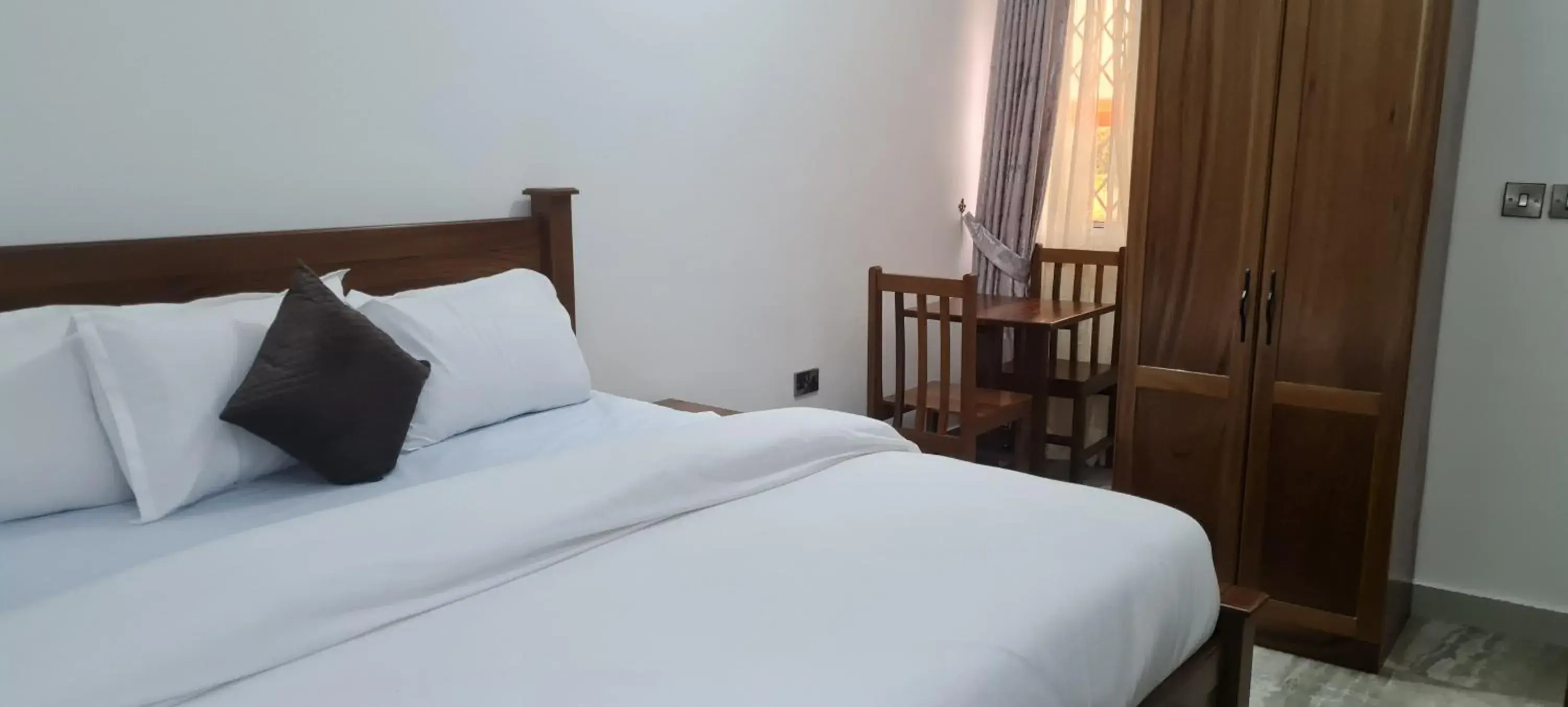 Deluxe Queen Room in Downtown Virgins Hotel Deluxe Queen Room in Downtown Virgins Hotel