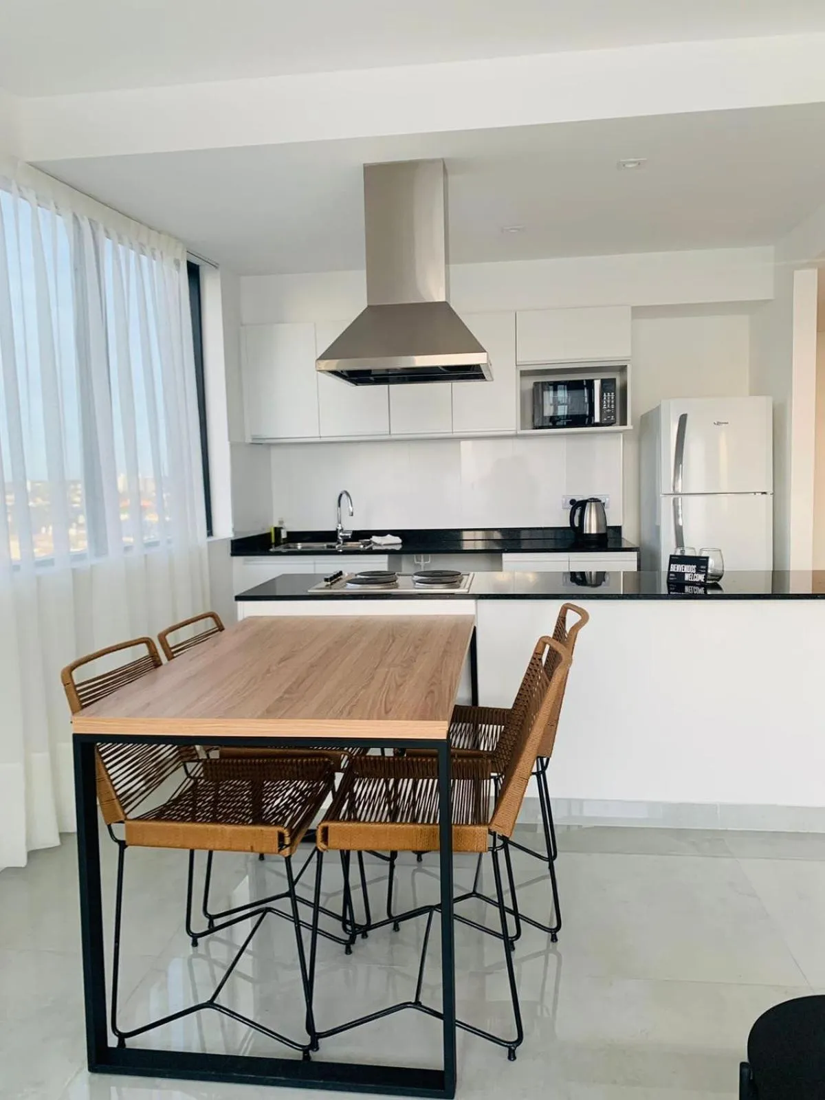 kitchen in Top Rentals Brickell