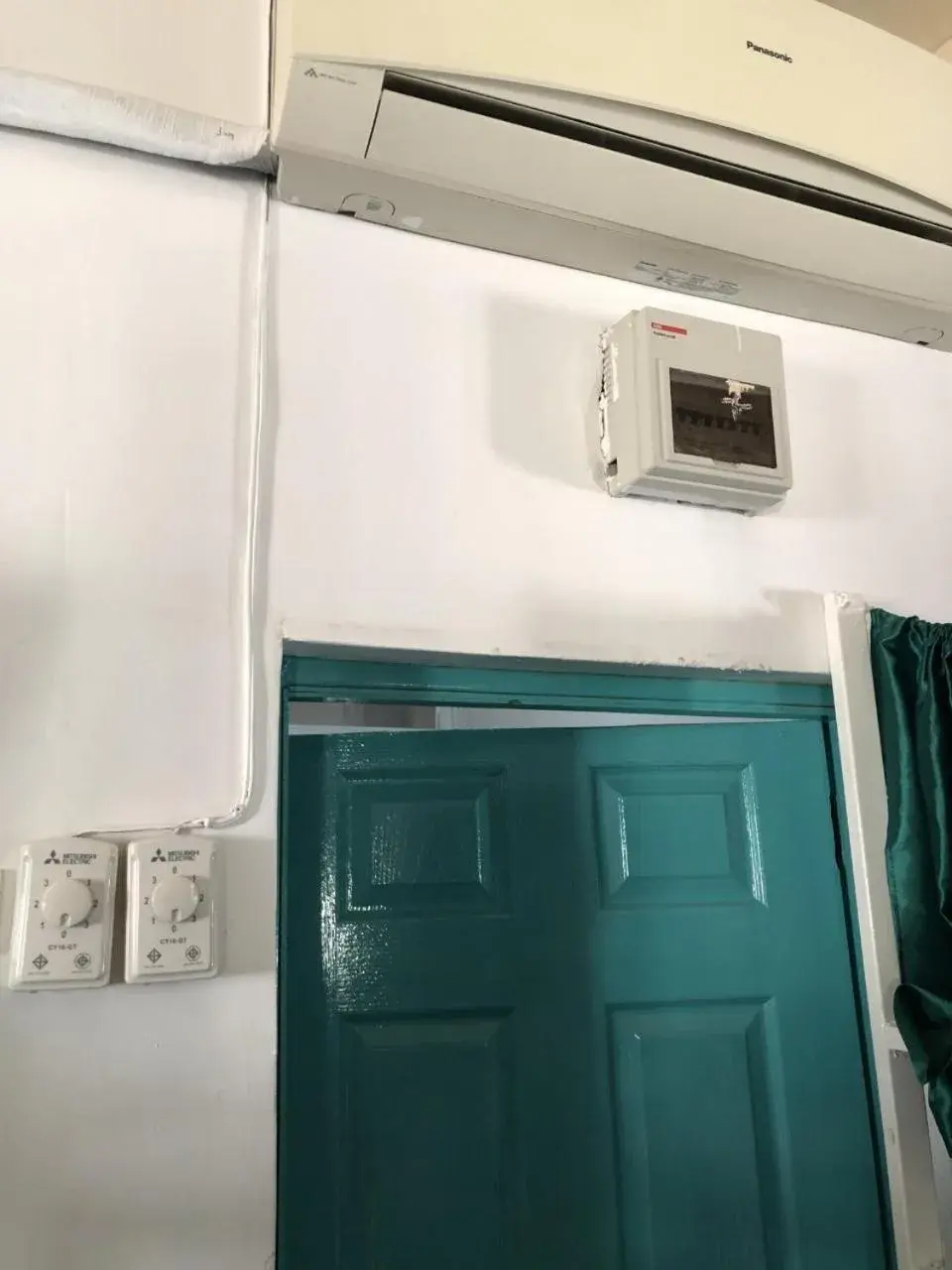 Property building in PLOY Hostel Property building in PLOY Hostel