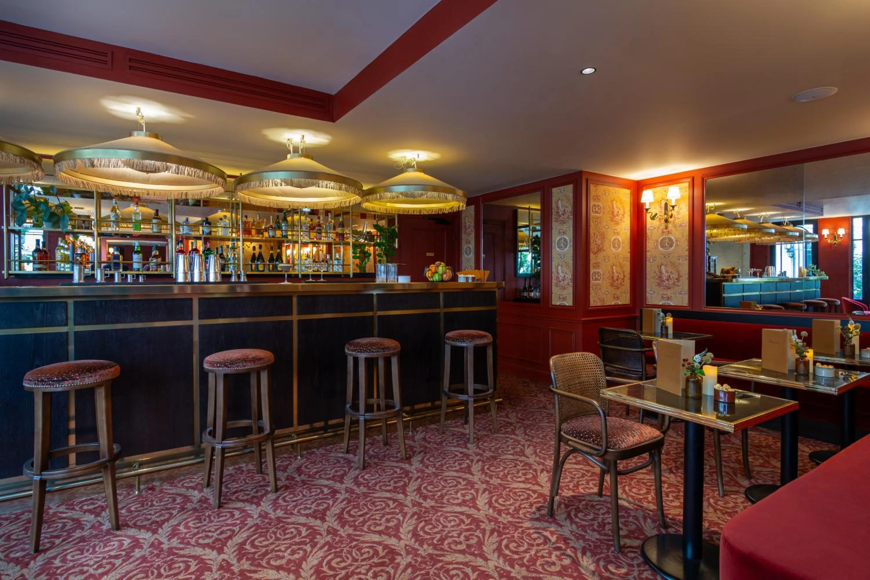 Lounge or bar in Hôtel & SPA Napoléon