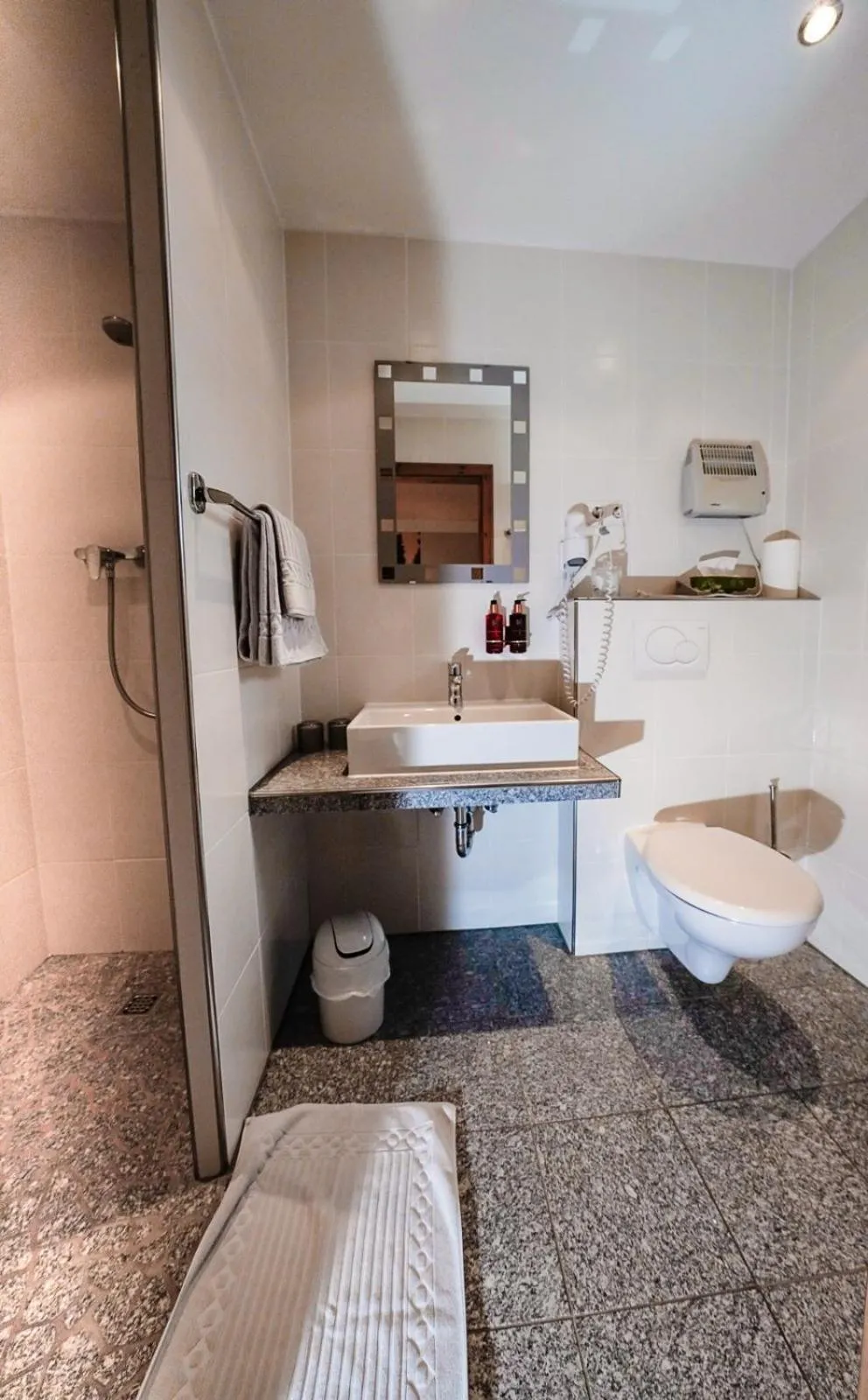 Bathroom in Gästehaus Fuchshof